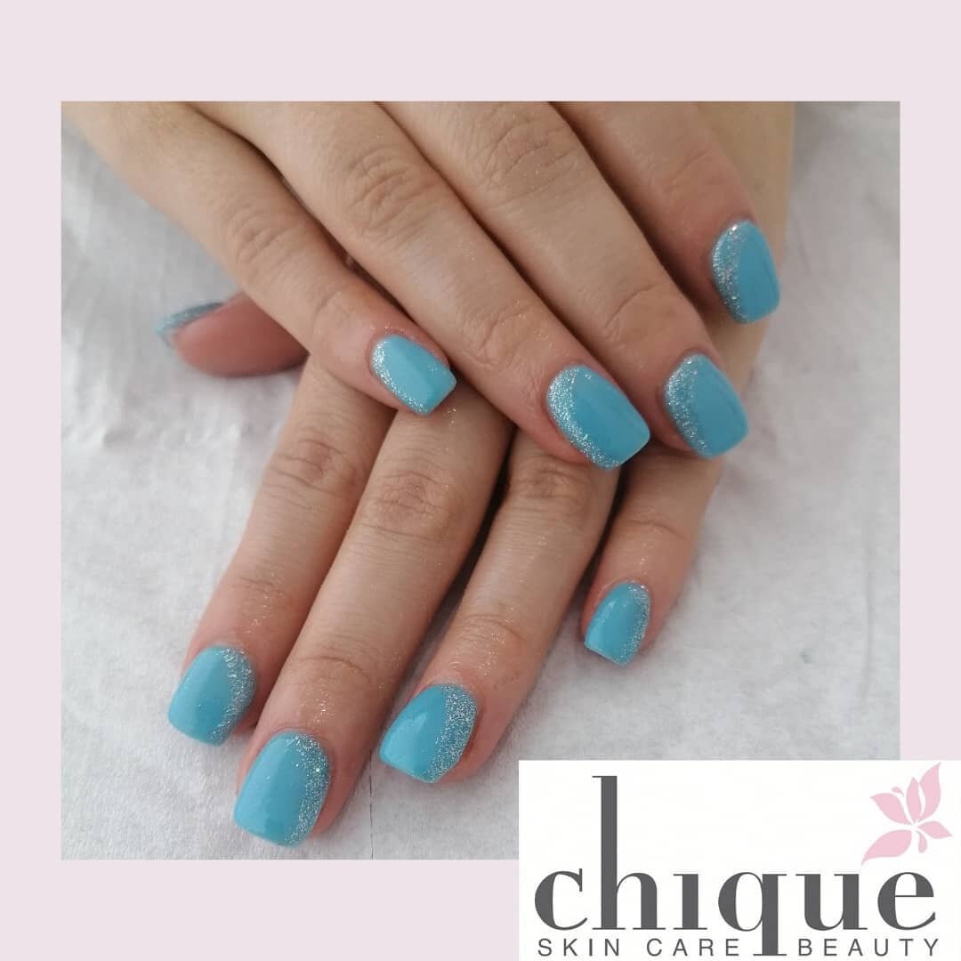 ✨✨Leave a little sparkle wherever you go ✨✨

Gel nails done in salon today by Danielle 💅

#nailsalonmayo
#nailsoftheday
#nailtrends
#nailsofinstagram
#gelnails
#bluenails
#glitternails
#sparklynails
#cndshellac
#thegelbottle
#mayosalon
#mayobeauty
#