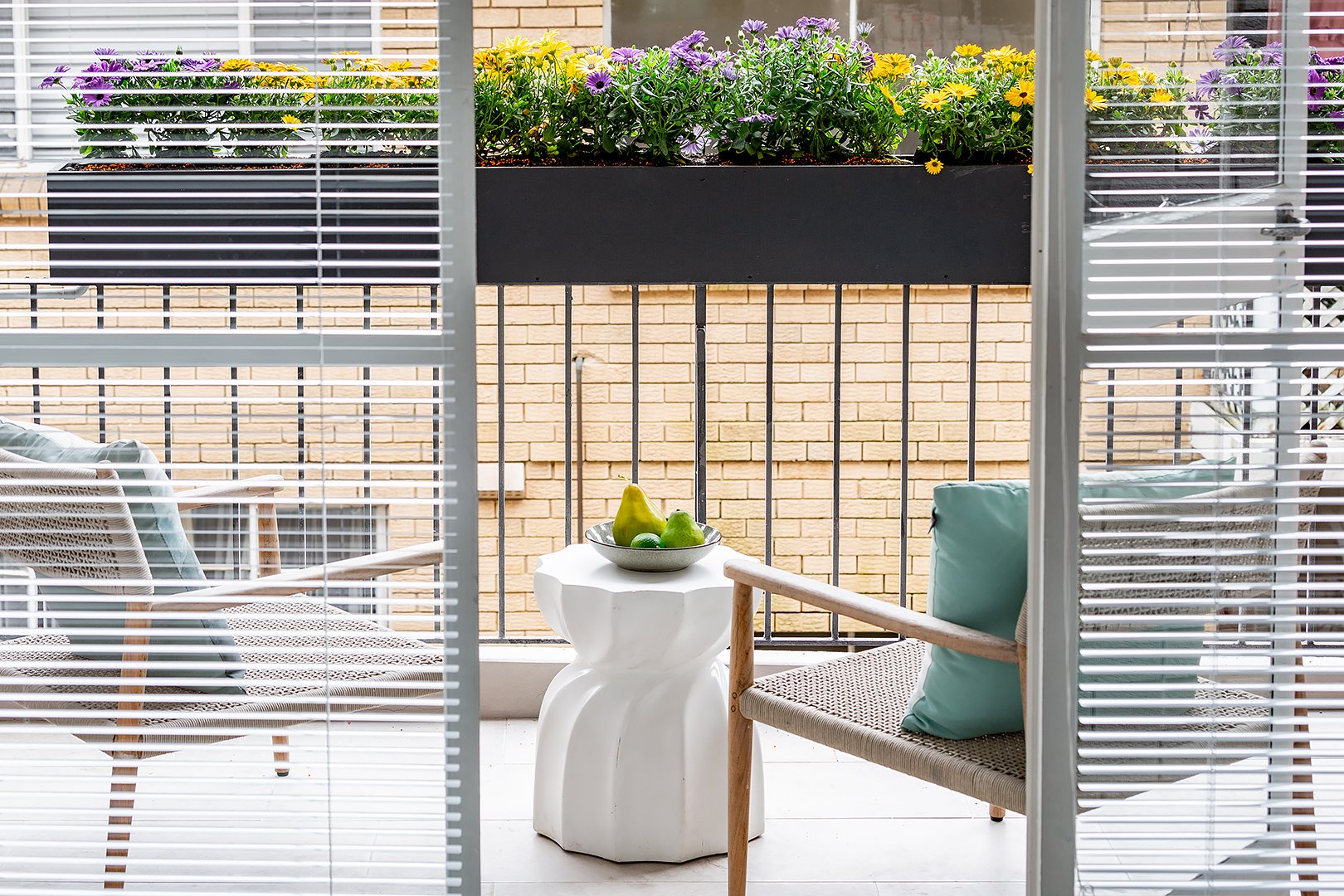 balcony2.jpg