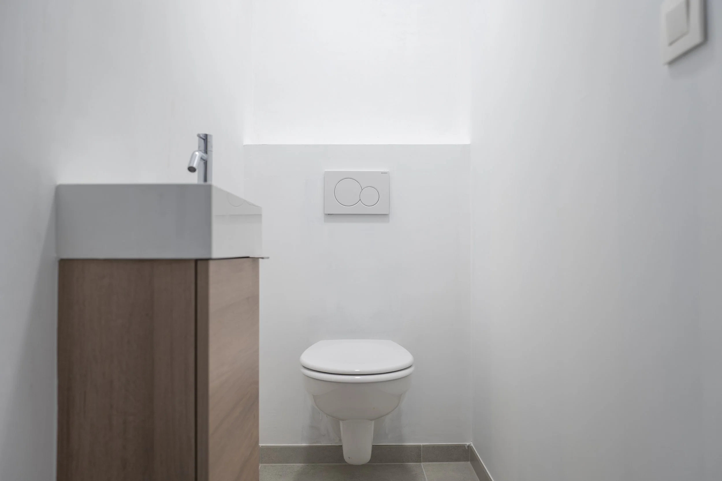 Toilet.jpg