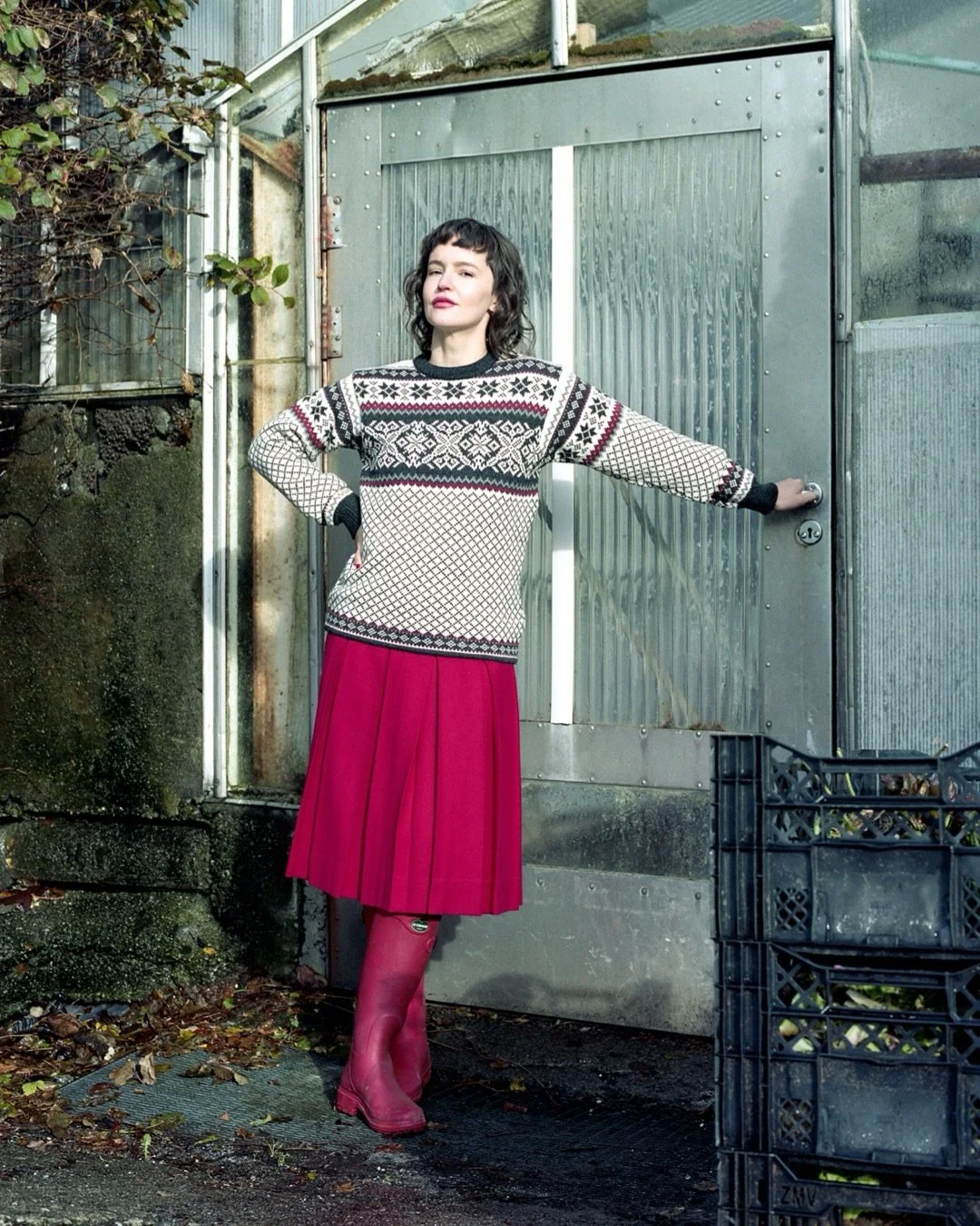 The coolest garden girl &bull; Wearing the Oster&oslash;y sweater