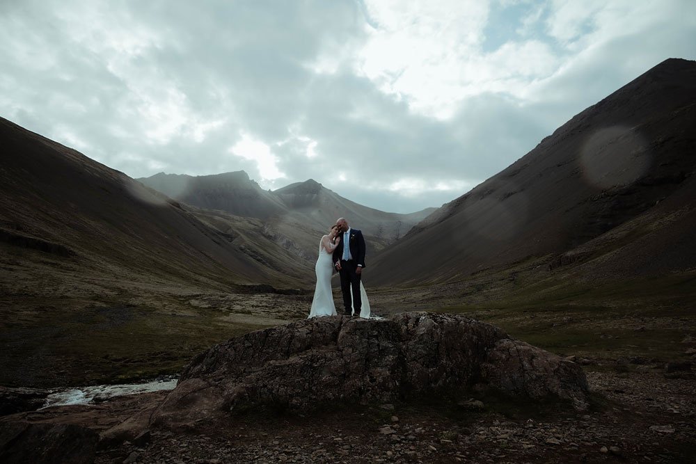 hiking elopement photos in Iceland