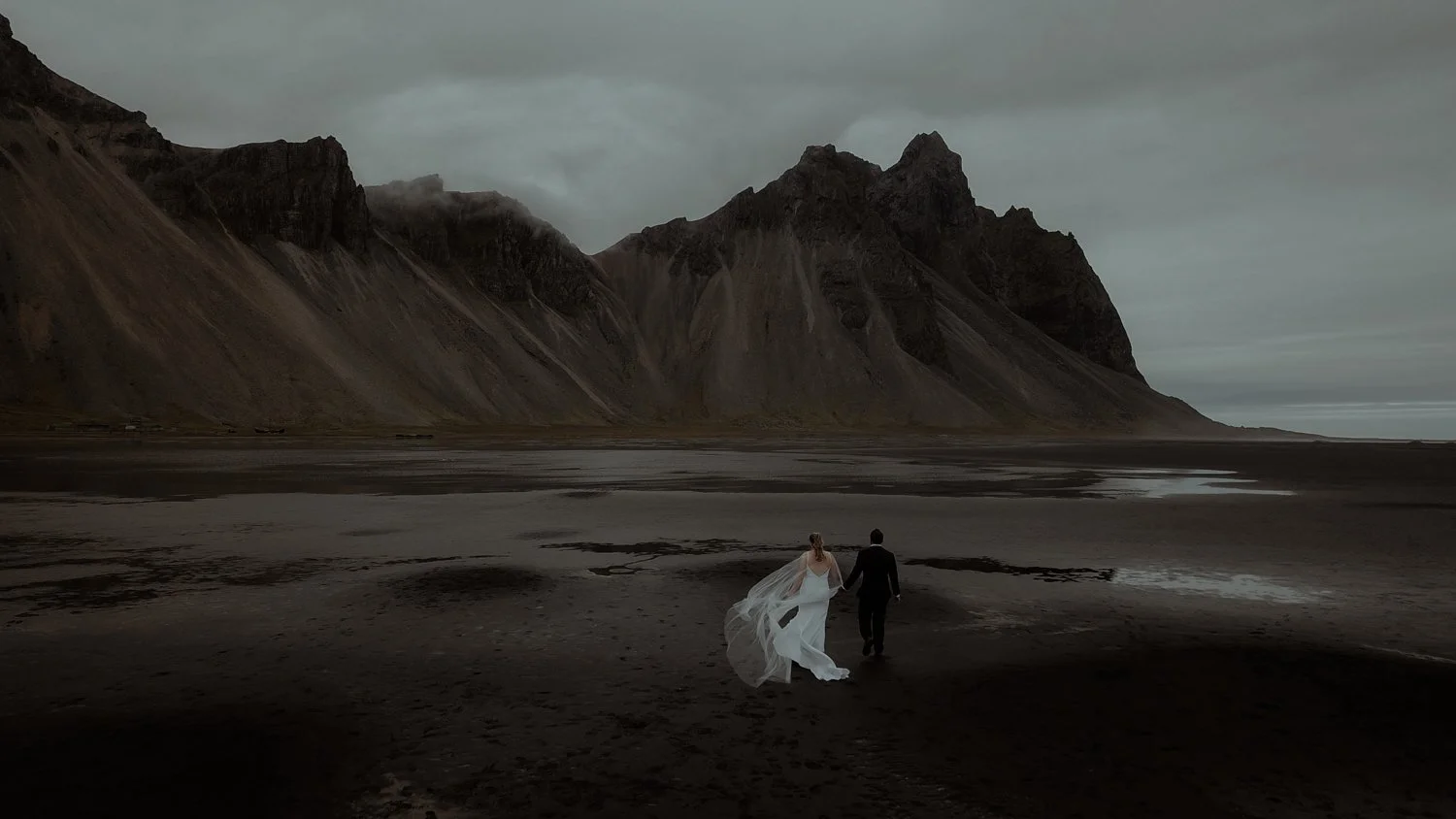 an elopement wedding in Vestrahorn Iceland