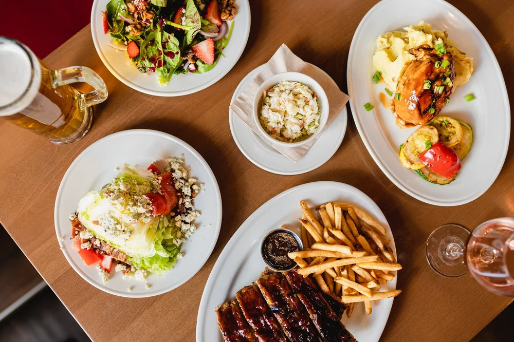 American, Patio & Bar Restaurant St Paul Take Out Restaurants Open