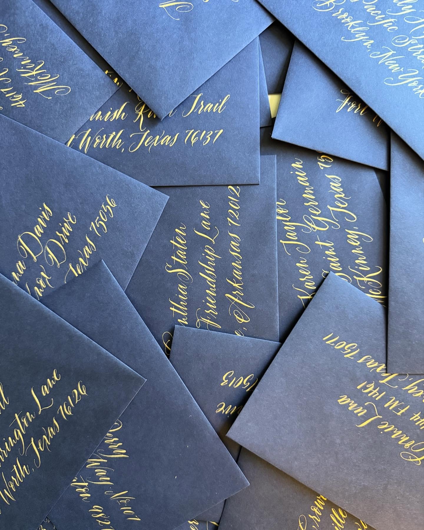 Gold ink on navy is always a good idea ✨