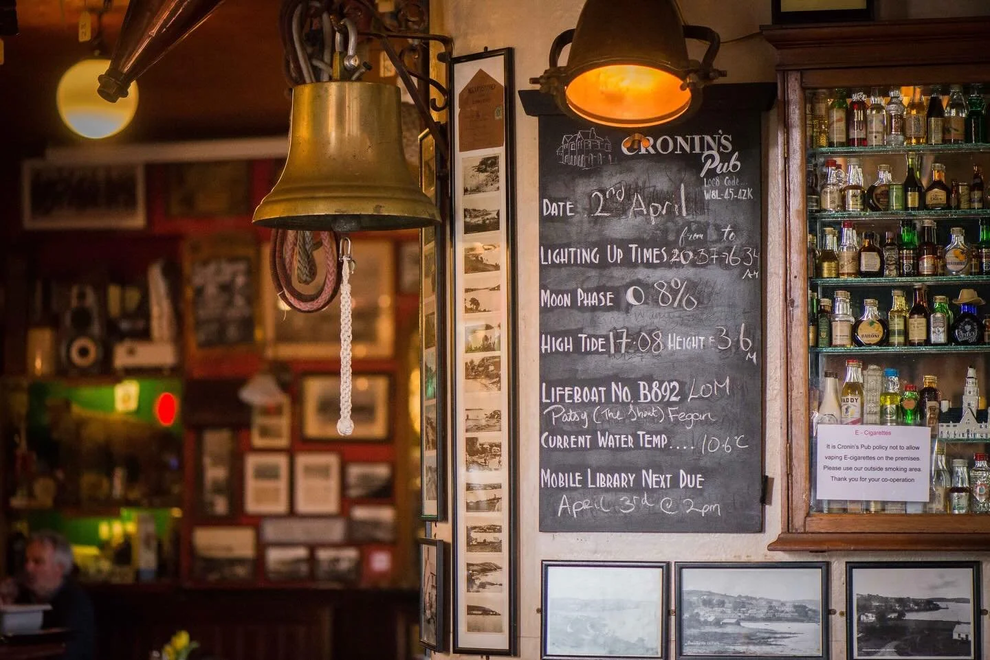 Junior BAR SERVERS and BAR BACKS need apply.
We are looking for motivated hard workers to join the team. 

Email work@croninspub.com with an up to dated CV