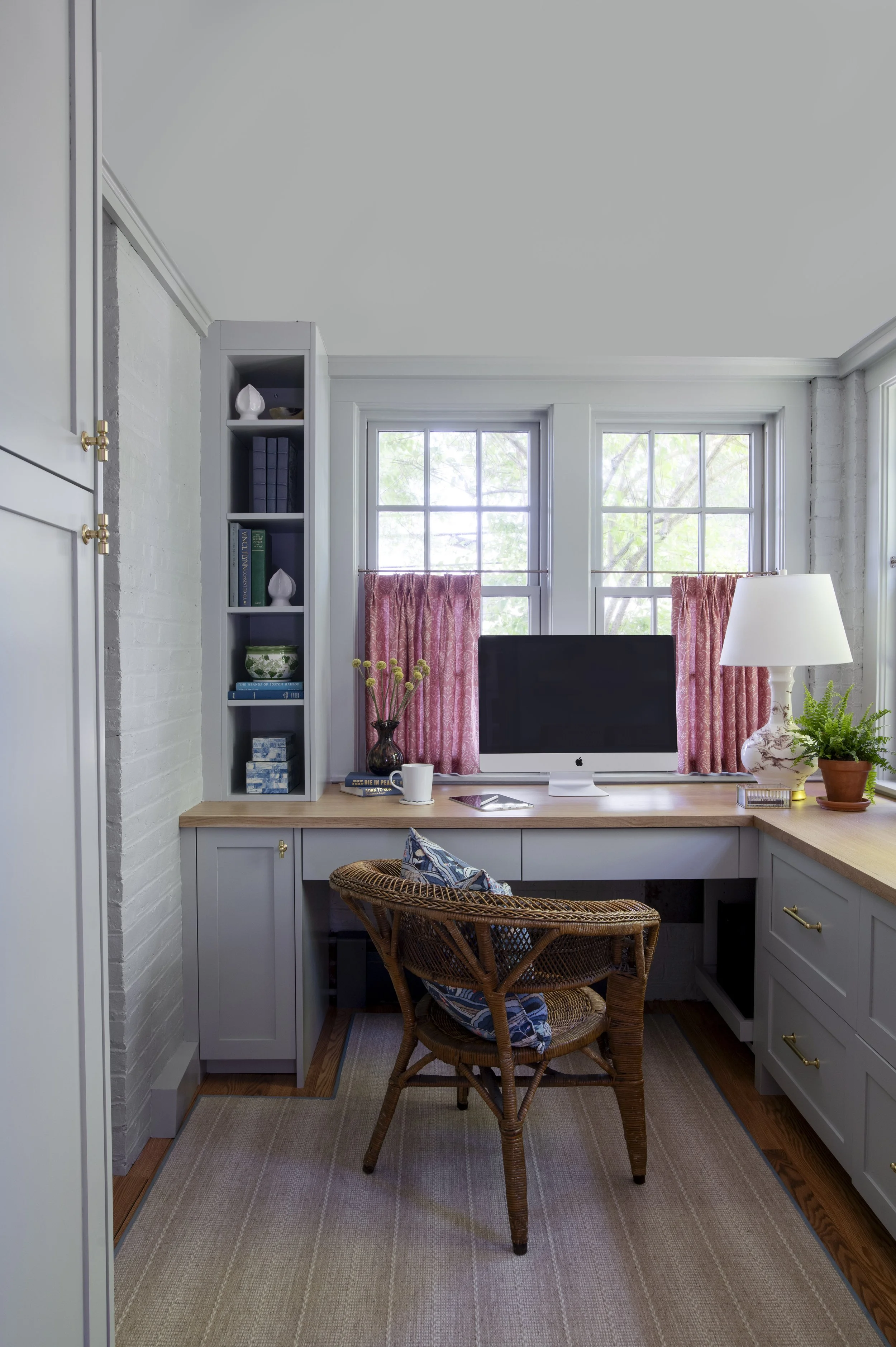 BaldwinBurkeInteriors_WalnutStreetProject_jessicadelaney-3-50-Edit-Editmonitorceiling.jpg