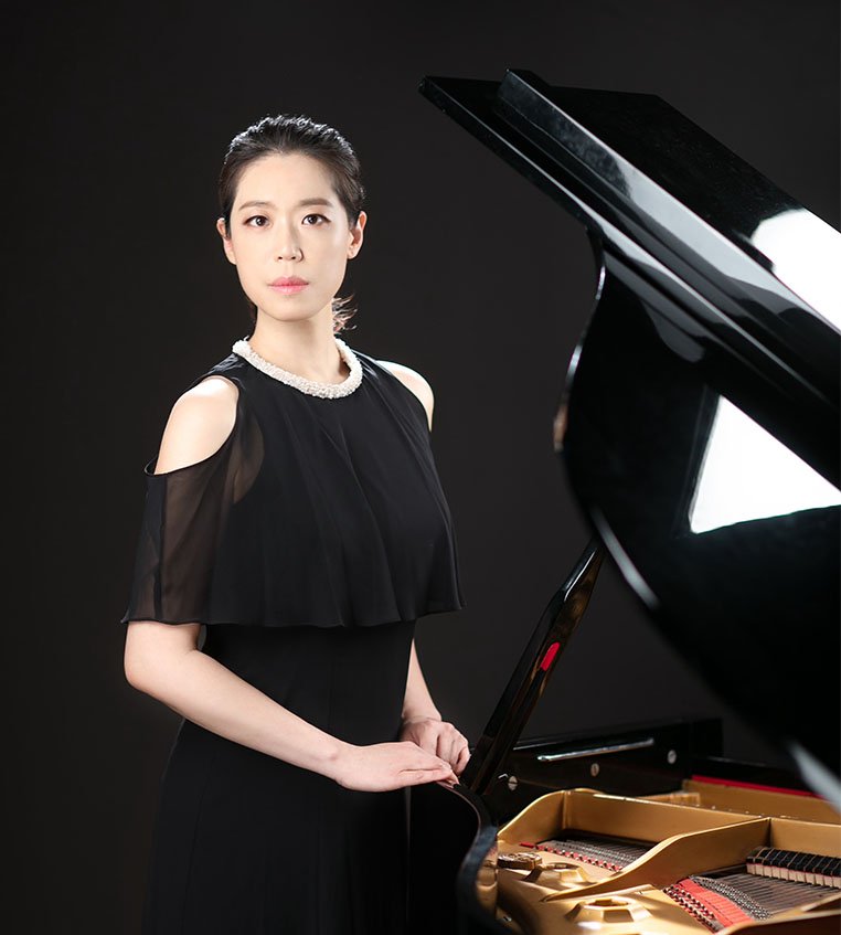 Chi Yong Yun, piano(2023)-rds,cropped copy.jpg