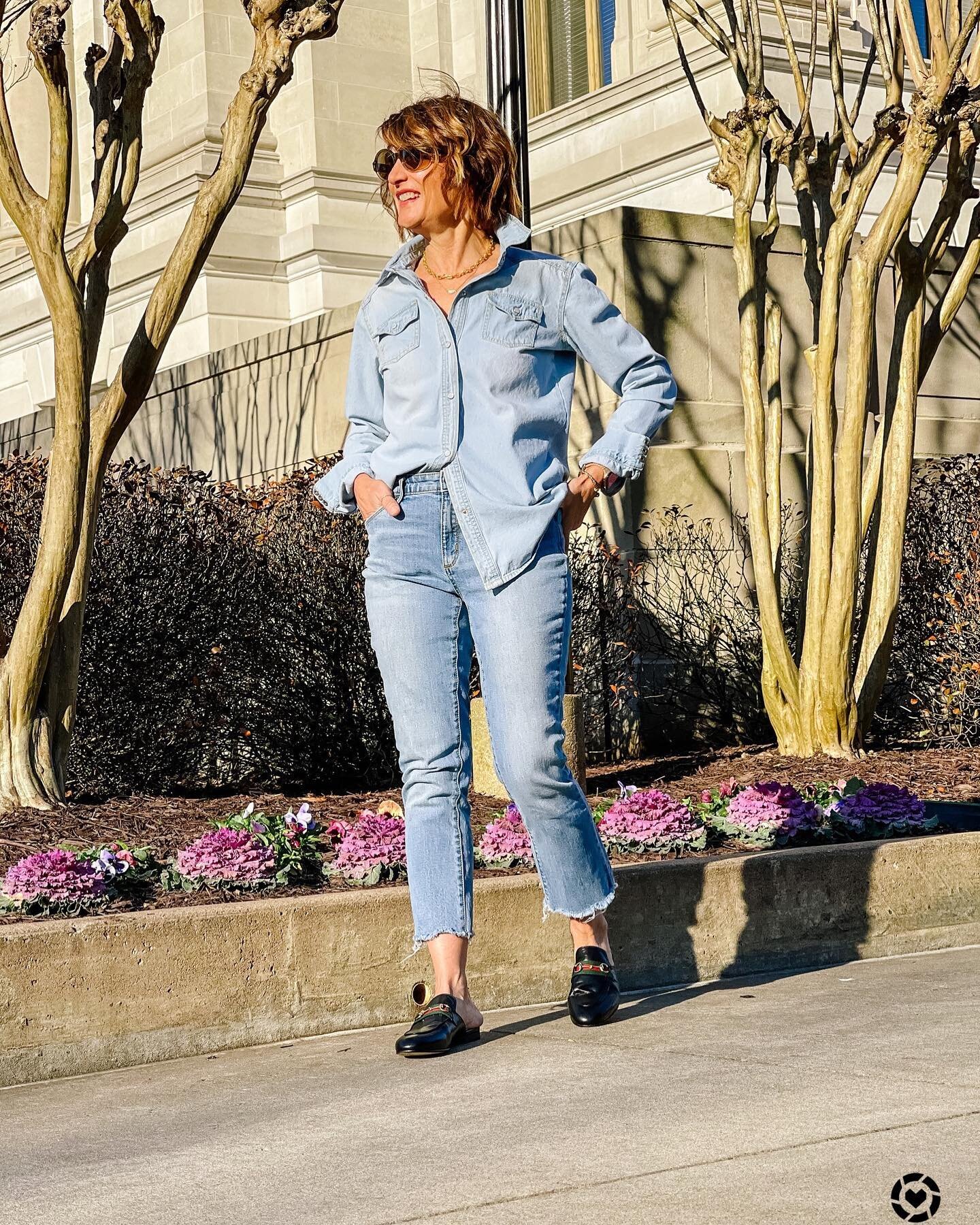 Happy Monday! 🥰 Keeping it basic again today as I continue with #MelindasmonochromaticMonday! If you have followed me very long, you know I love denim! I was #influenced by @oldfashionguru when she shared this denim shirt! 😍 (Head to stories to see