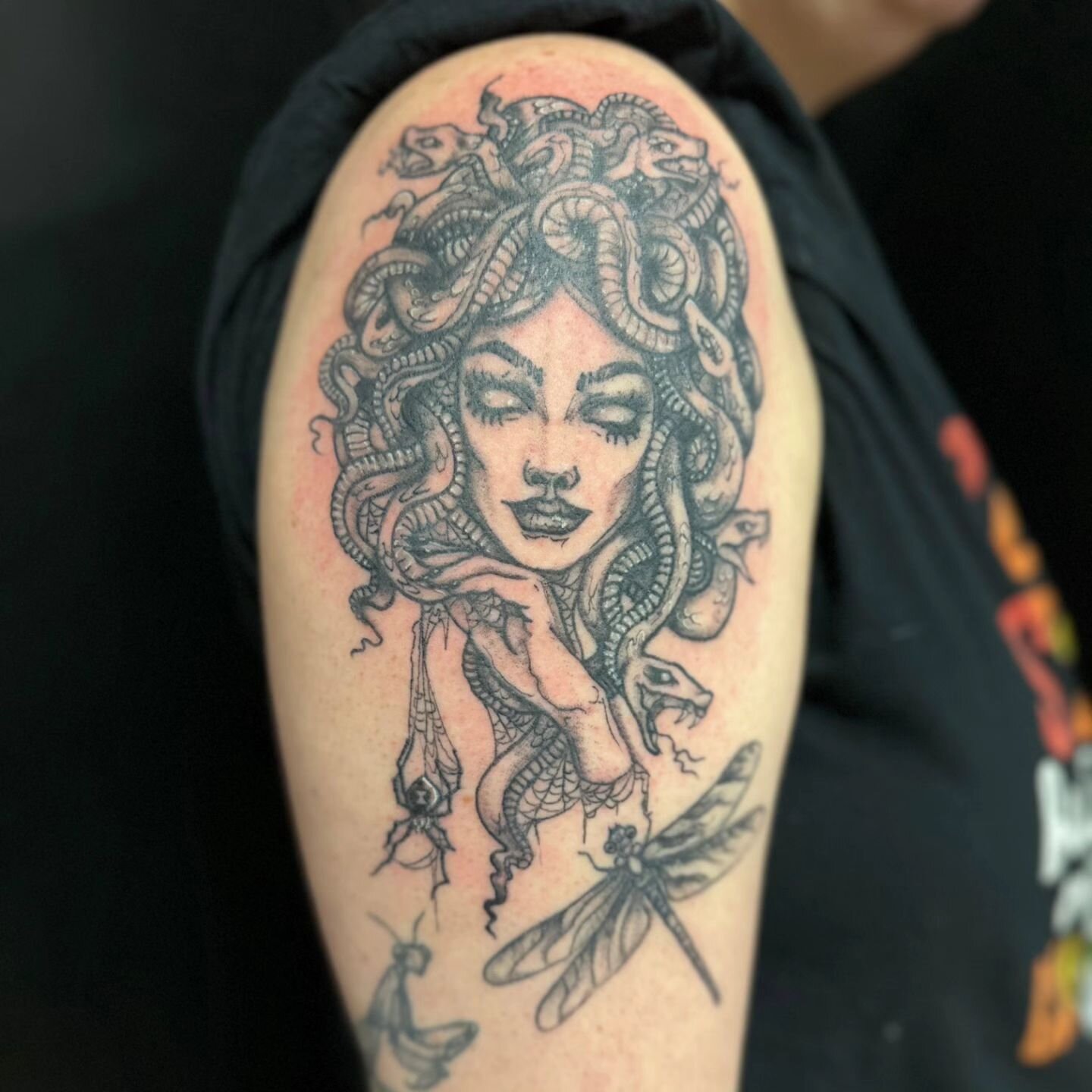 It might be high time to make your summer appointment for a new tattoo. After you recover from being turned to stone of course, as this Medusa for Kati is bound to catch a few eyes 👀😍
.
.
Follow @rogue_tattoopgh
.
contact@roguetattoopgh.com
.

.
.
