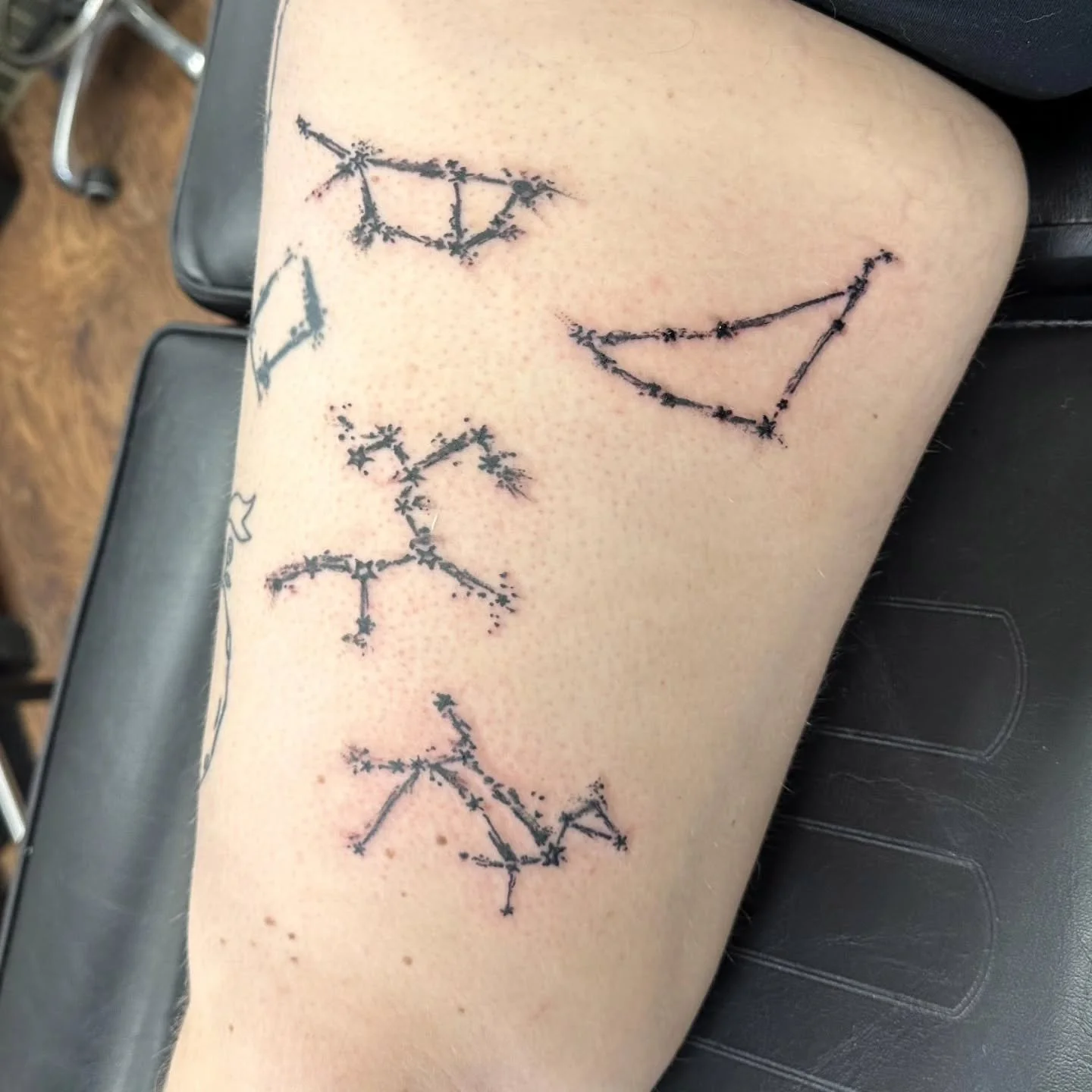 🚨 Ink alert! 🚨 September&rsquo;s almost booked solid at Rogue Tattoo, but we still have a few golden spots left 👀

👉 Sept 17th
👉 Sept 19th
👉 Sept 25th

If you&rsquo;ve been waiting for a sign to get tattooed&hellip; this is it 💀🖤
Hit us up at