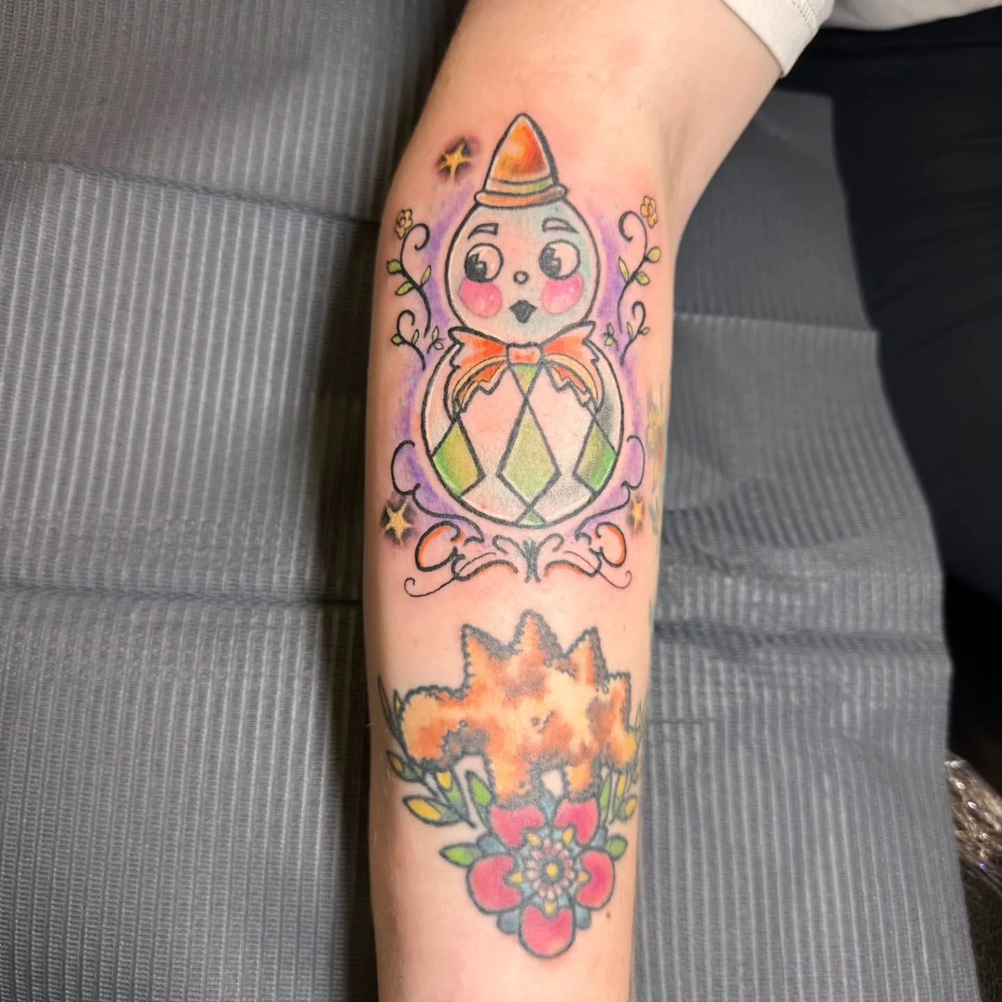 👻🎂 Huge birthday shoutout to Izzy, who celebrated with the sweetest Johanna Parker&ndash;style ghost buddy tattoo! 🎃🖤 Such a fun and festive piece to mark the occasion. ✨

Thinking about a playful design or a spooky-cute companion of your own? We
