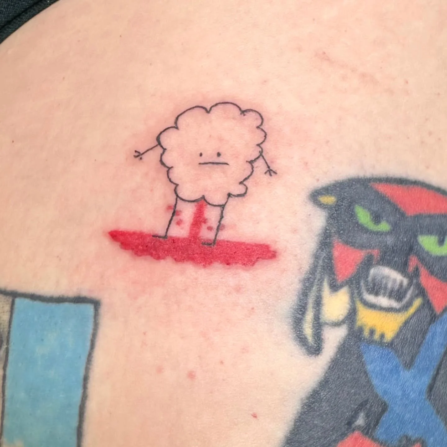 ☁️🖤 Aly came through for a fun piece, a Don Hertzfeldt cloud, and it turned out perfect! ✨🎨

If you&rsquo;re into quirky designs, bold linework, or unique artist-inspired tattoos, we&rsquo;d love to bring your idea to life. 🌟

📩 Reach us at conta