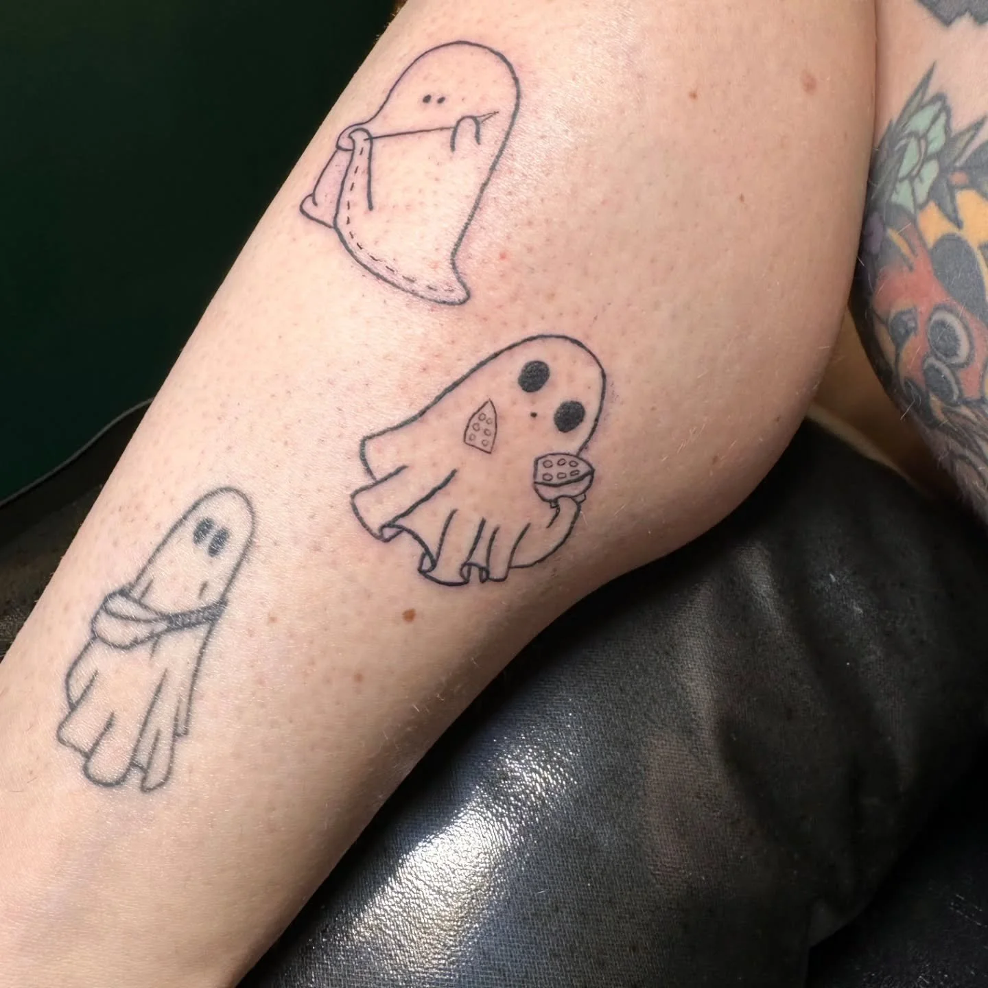 ⚡️🖤 Kelly has last-minute availability this Thursday, October 9th! ✨ Big shoutout to Kati, who came in and got some spooky ghost tattoos by Izzy &mdash; they turned out adorable and perfectly in season. 👻🎃

If you&rsquo;ve been waiting to snag a s