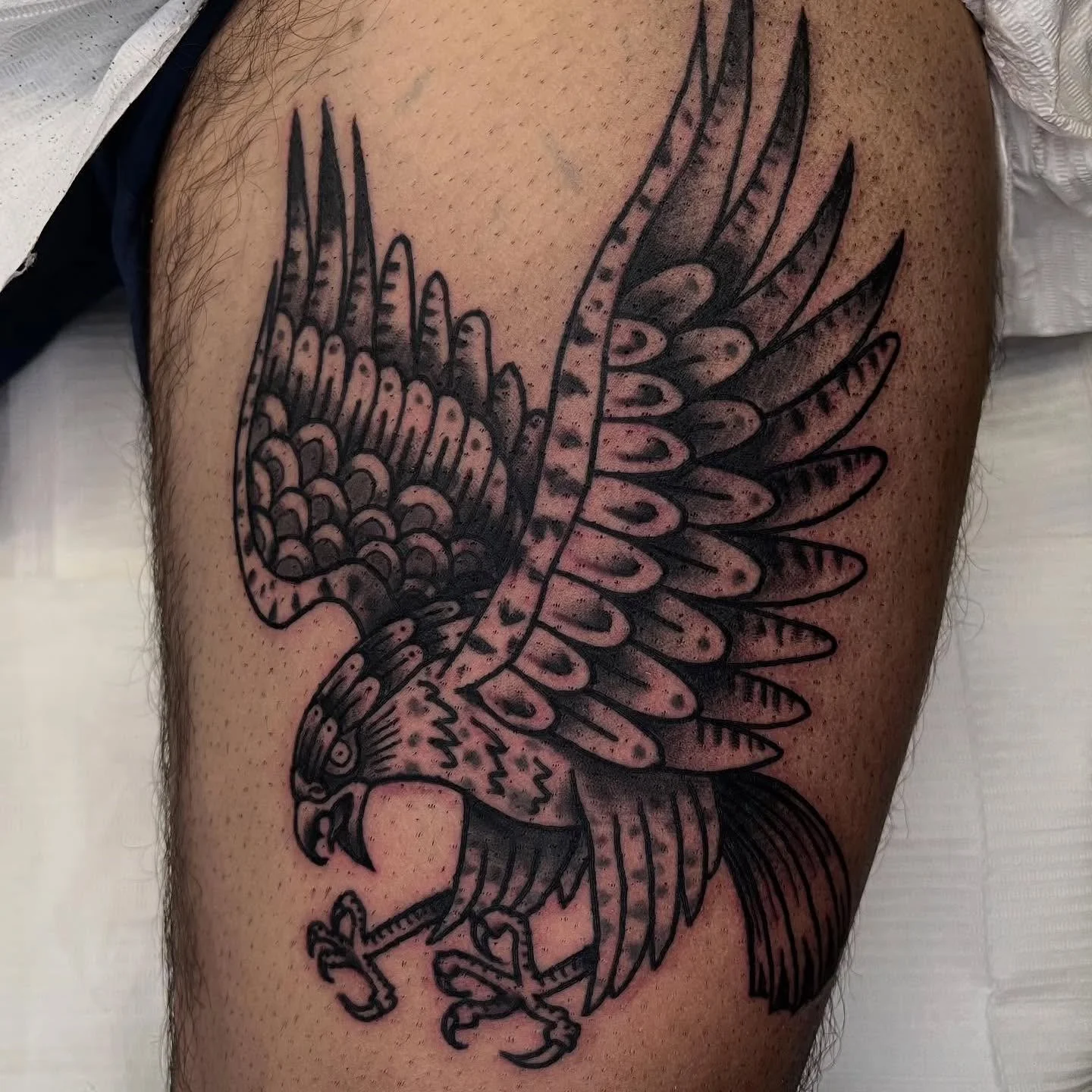🦅⚡️ Zack tattooed Mikail with a super rad hawk, the first of three tattoos he&rsquo;s got planned &mdash; and this one already looks amazing in flight! 🖤🔥

If you&rsquo;re ready to start a new project or add to your collection, he's currently book