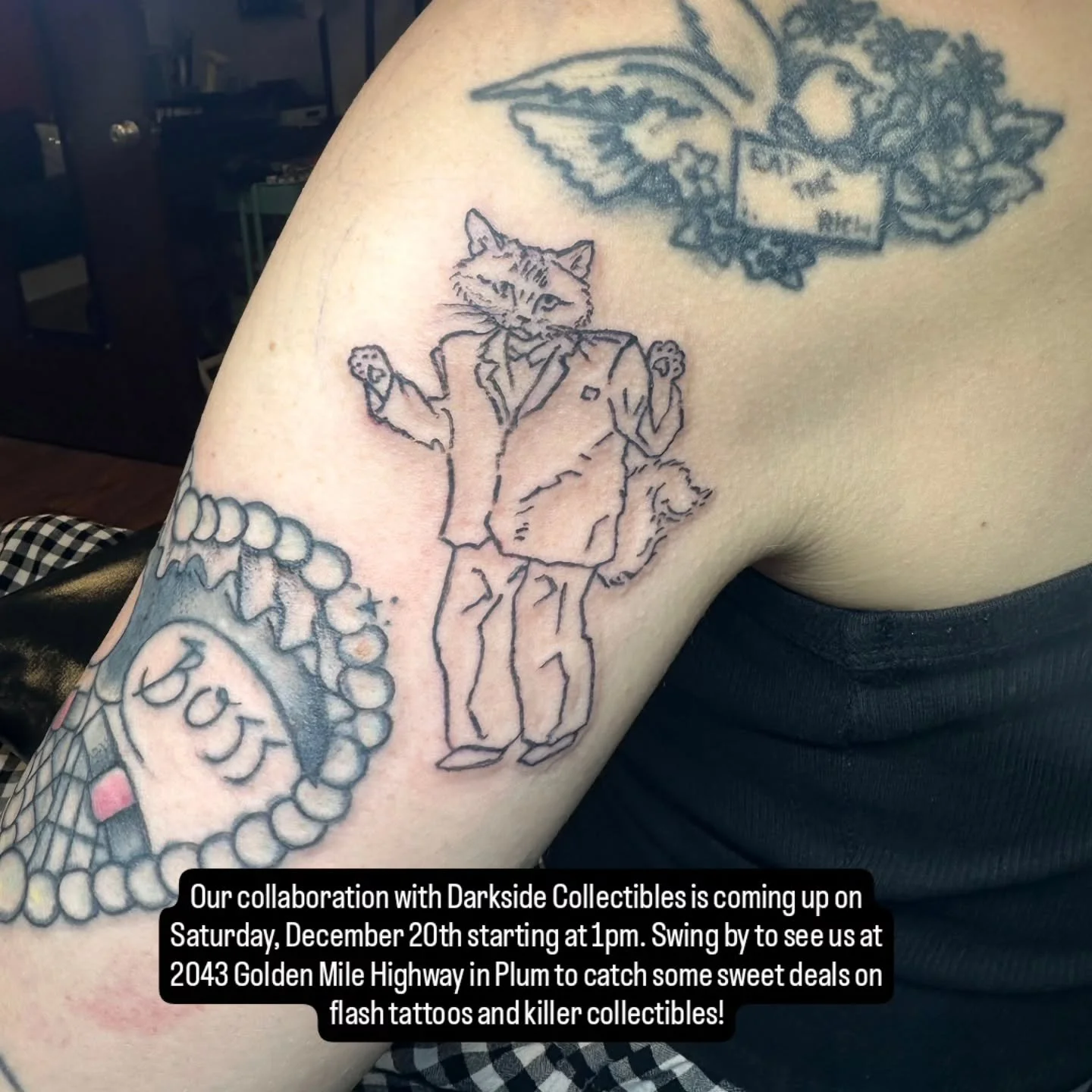 😻 Talking Heads Cat-too Alert! 🎸

We had an absolute blast tattooing Lauren with a truly unique design: a kitty dressed up as David Byrne in his iconic big suit! Check out this purr-fect piece of art!

If you're ready for your own custom, one-of-a-
