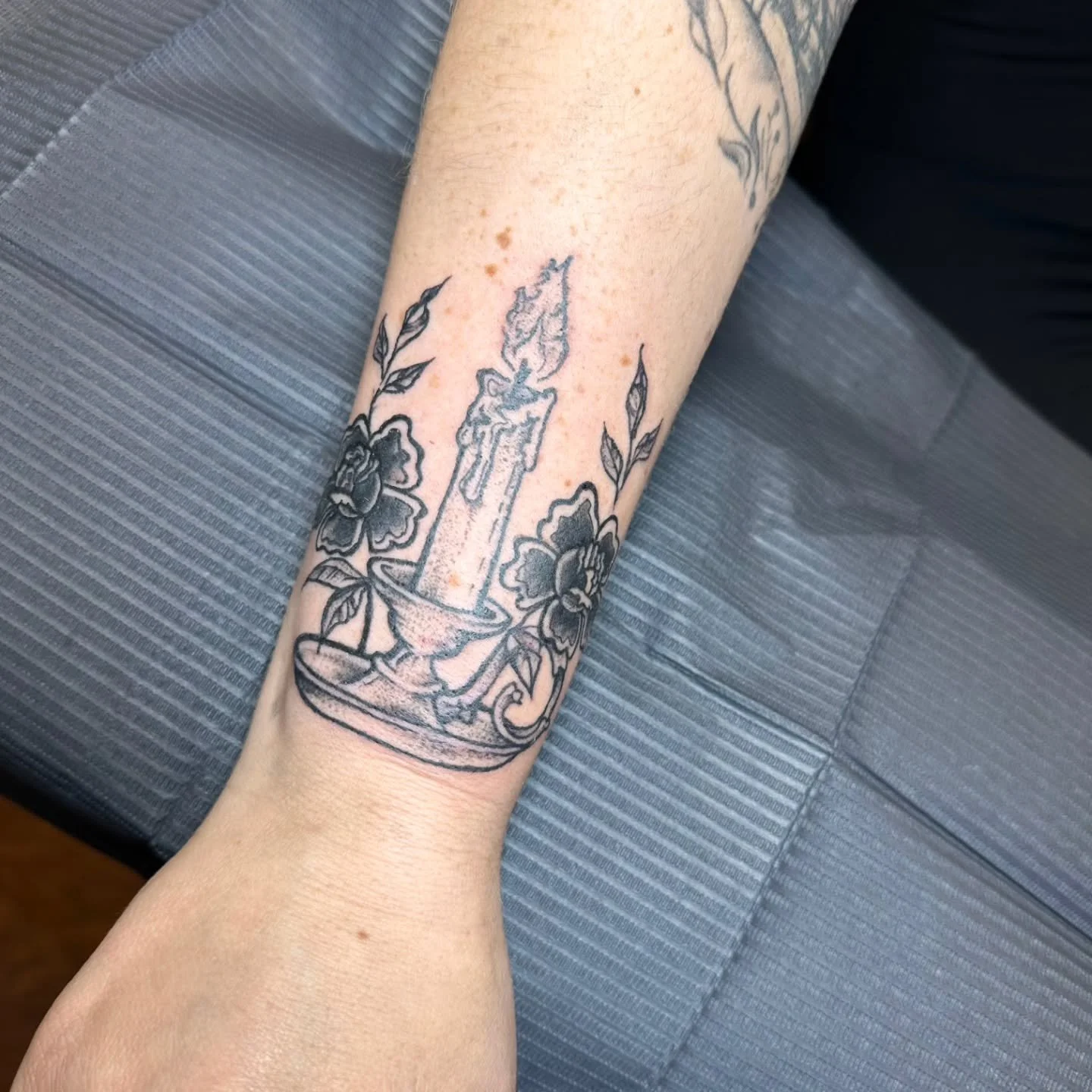 🕯️ Floral &amp; Fiery New Tattoos! 🌸

We had the pleasure of tattooing Chelsea recently with two stunning pieces: a gorgeous candelabra and a beautiful floral bouquet! The results are absolutely illuminating. ✨

Ready for your own unique and custom