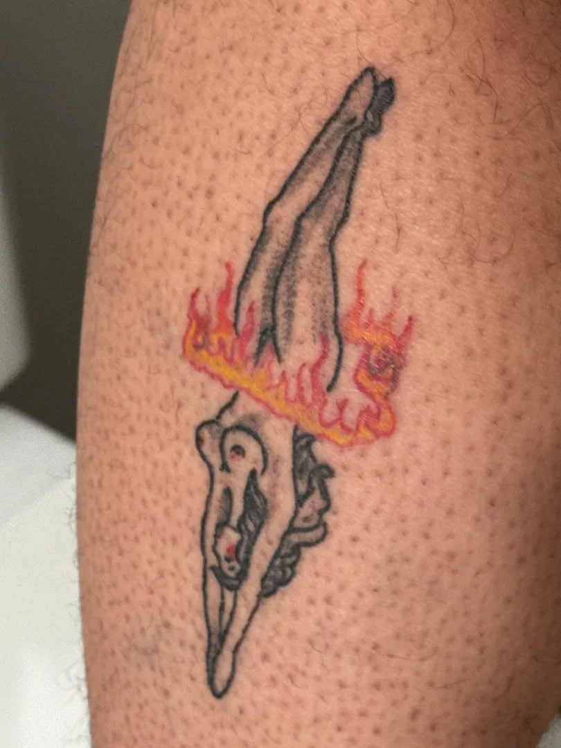 Dropping some serious heat! 🔥🌊

Kelly recently tattooed this killer "fire diver" on Robbie! We love how this piece captures such a bold, high energy concept with sharp details and intense movement. It is a fantastic addition to their coll