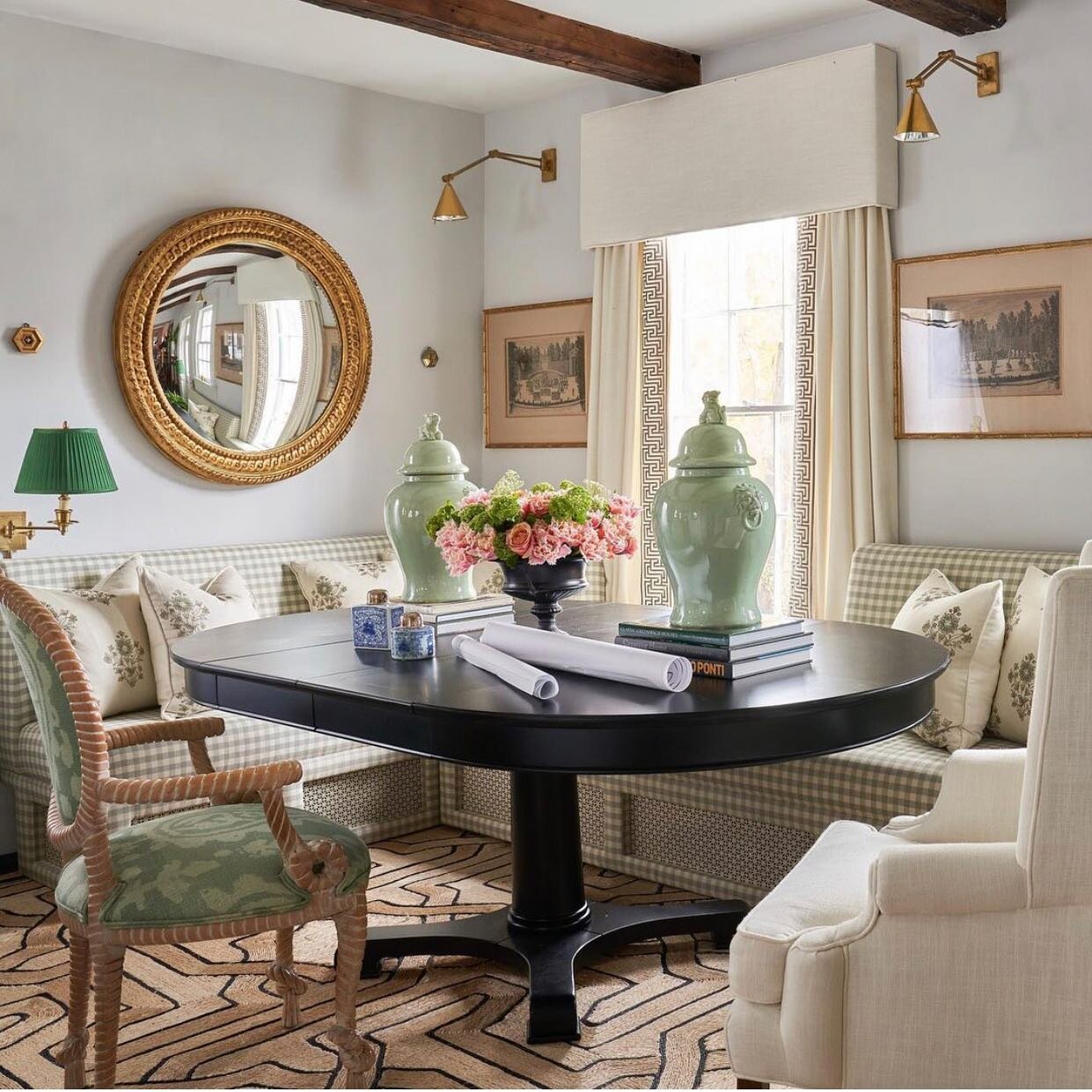 Pretty workspace inspiration, love the custom banquette. 
Design by @bittybromley  #workspace #officedesign