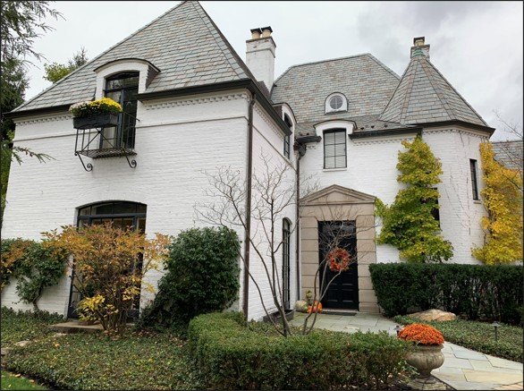 380 Chiltern Drive
Awarded for Preservation
Original owners: Ellen and Paul C. Loeber
Current owners: Kip Halverson and Trey Gonzales
Original architect: Stanley D. Anderson, Anderson & Ticknor
Originally built for Ellen and Paul C. Loeber and des