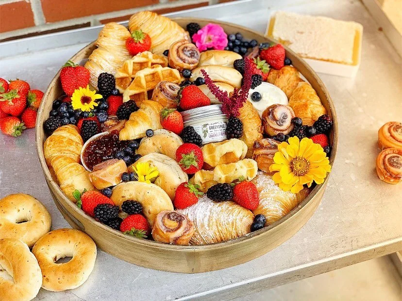 Is butter a carb?🧈
Who said it better then Regina George?🌸
.
@greenspiceif  butter featured in our “Bread Board”
.
Who wants to add some lavender butter to these yummy croissants?
.
.
#carbs #bread #food #brunch #sunday #sundaybrunch #f