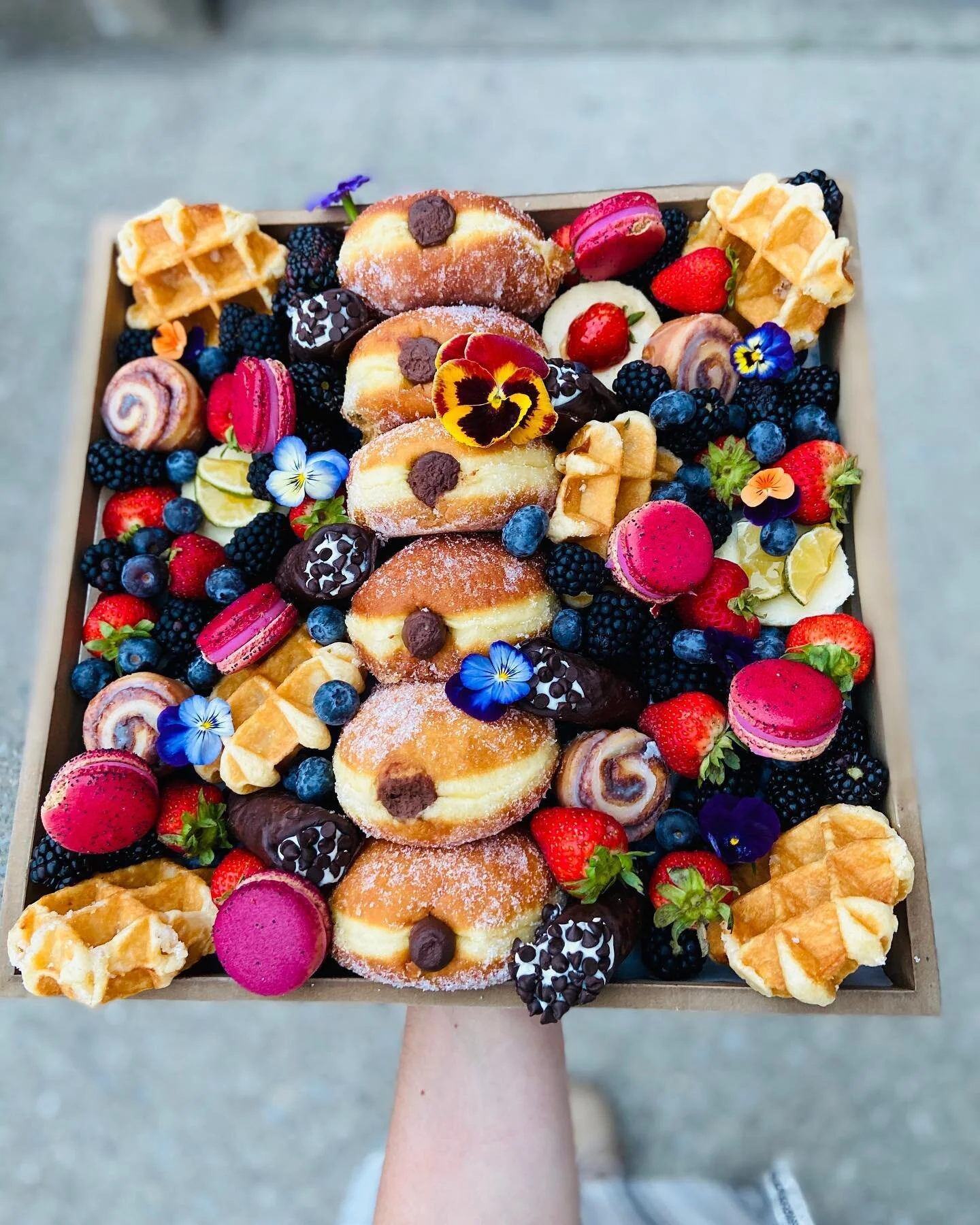 I wasn’t lying when I say @blackmagicbakehouse has the best donuts ever!
.
.
Go give my girl a follow and let’s celebrate with a dessert board!
.
.
#desserts #design #food #sweets #sweet #food #good #goodies #brioche #briochedonuts #donut