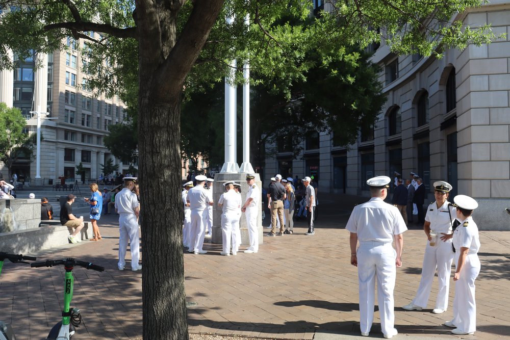 When we came out of the train station, there were many Navy servicemen gathered around the Navy Memorial. Turns out they were celebrating the Battle of the Midway (June 5).