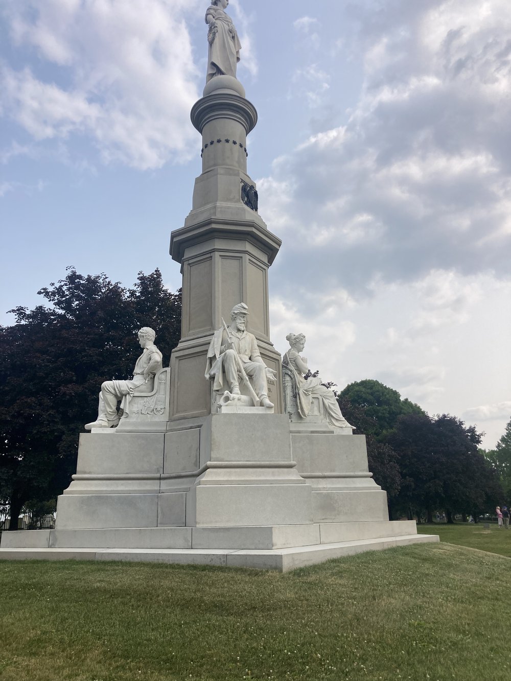 soldiers memorial.jpg