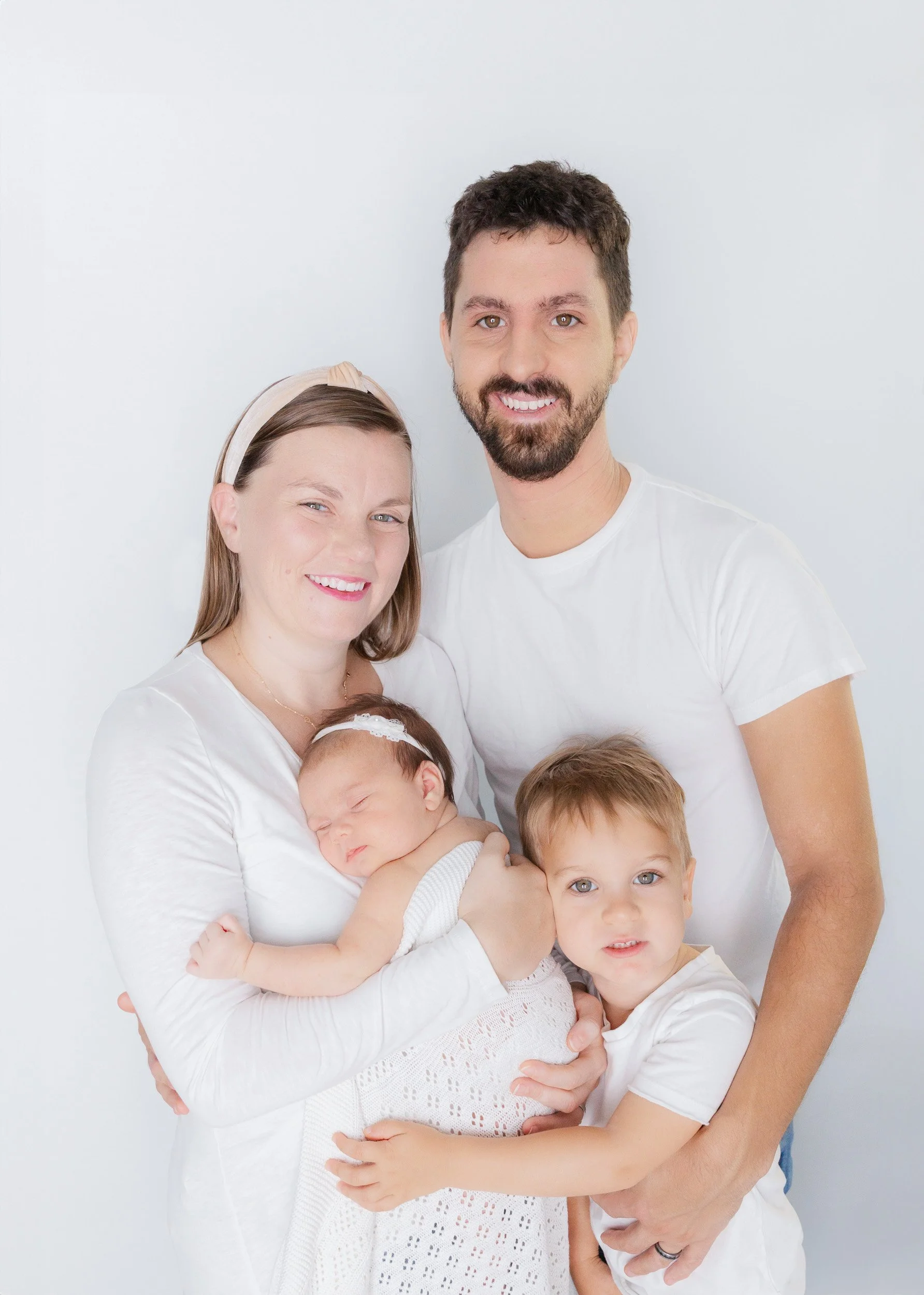 Alexa Machado Photography | At-Home Lifestyle Photography for Modern, Meaningful Memories
Authentic, emotion-filled images created in your everyday environment—no studio needed.