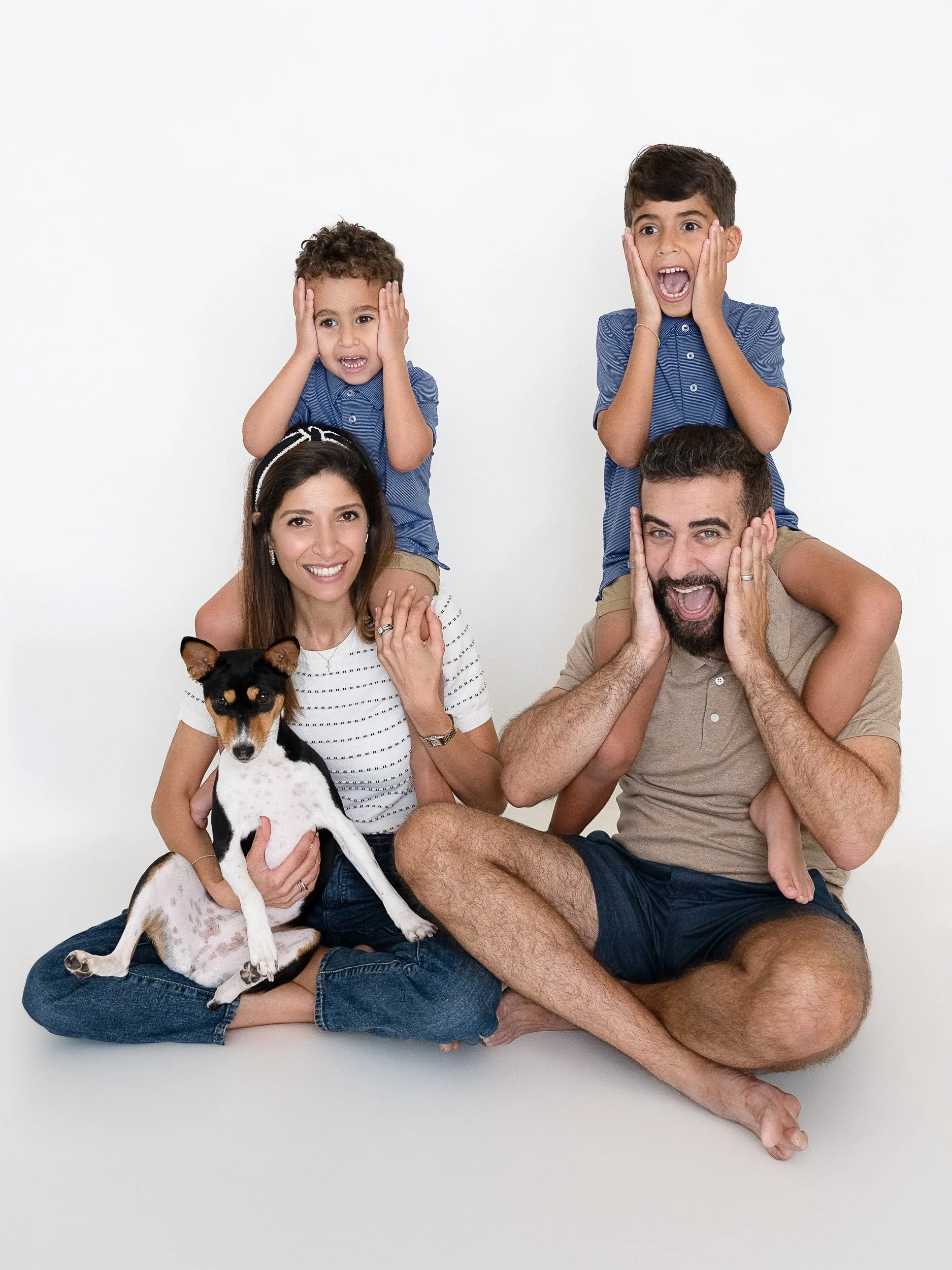 In-Home Photography by Alexa Machado | Candid, Comfortable & Timeless Images
Skip the studio—experience relaxed photography sessions in your own space with images that feel true to you.