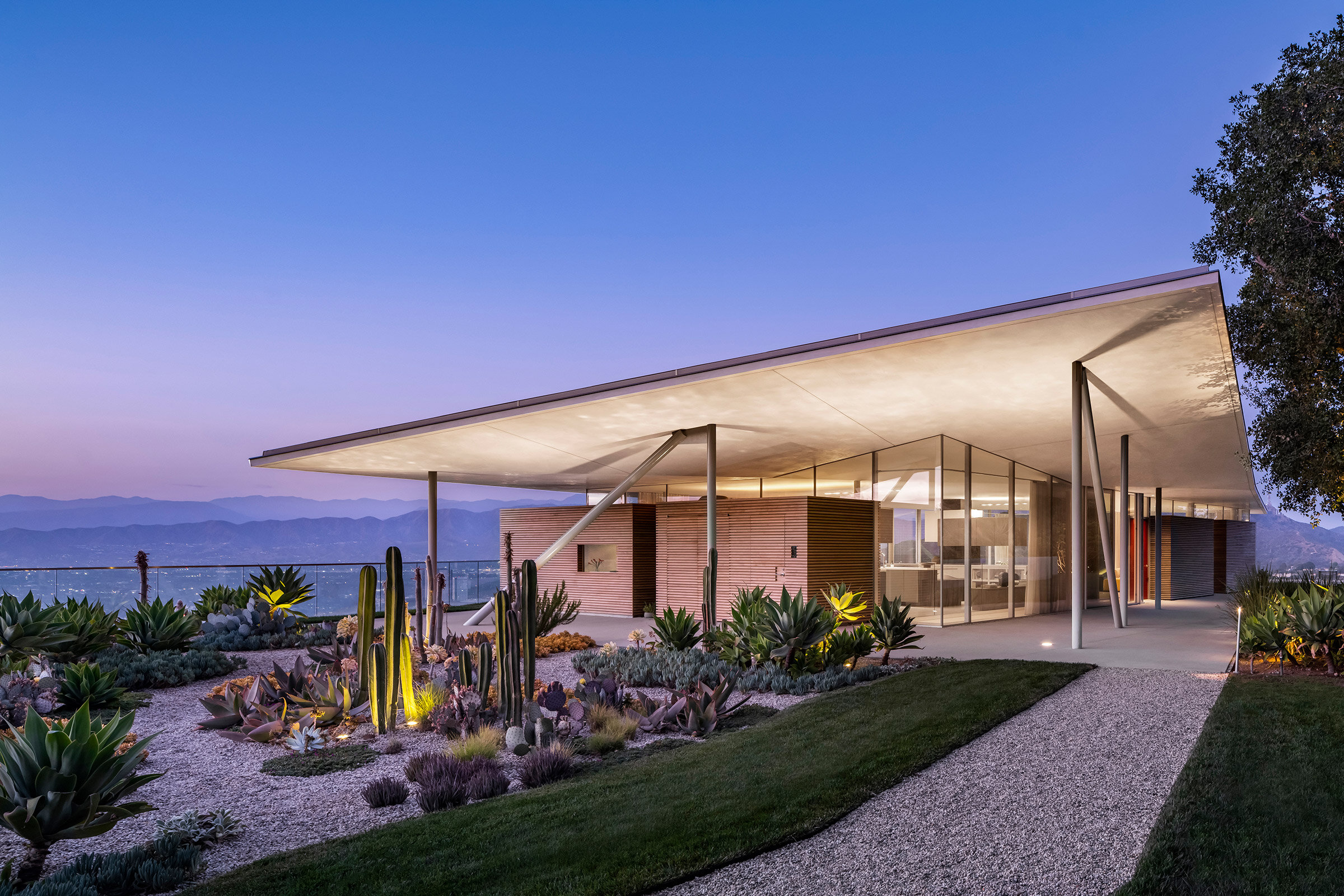 04-GLUCK+-California-House_Vu.jpg