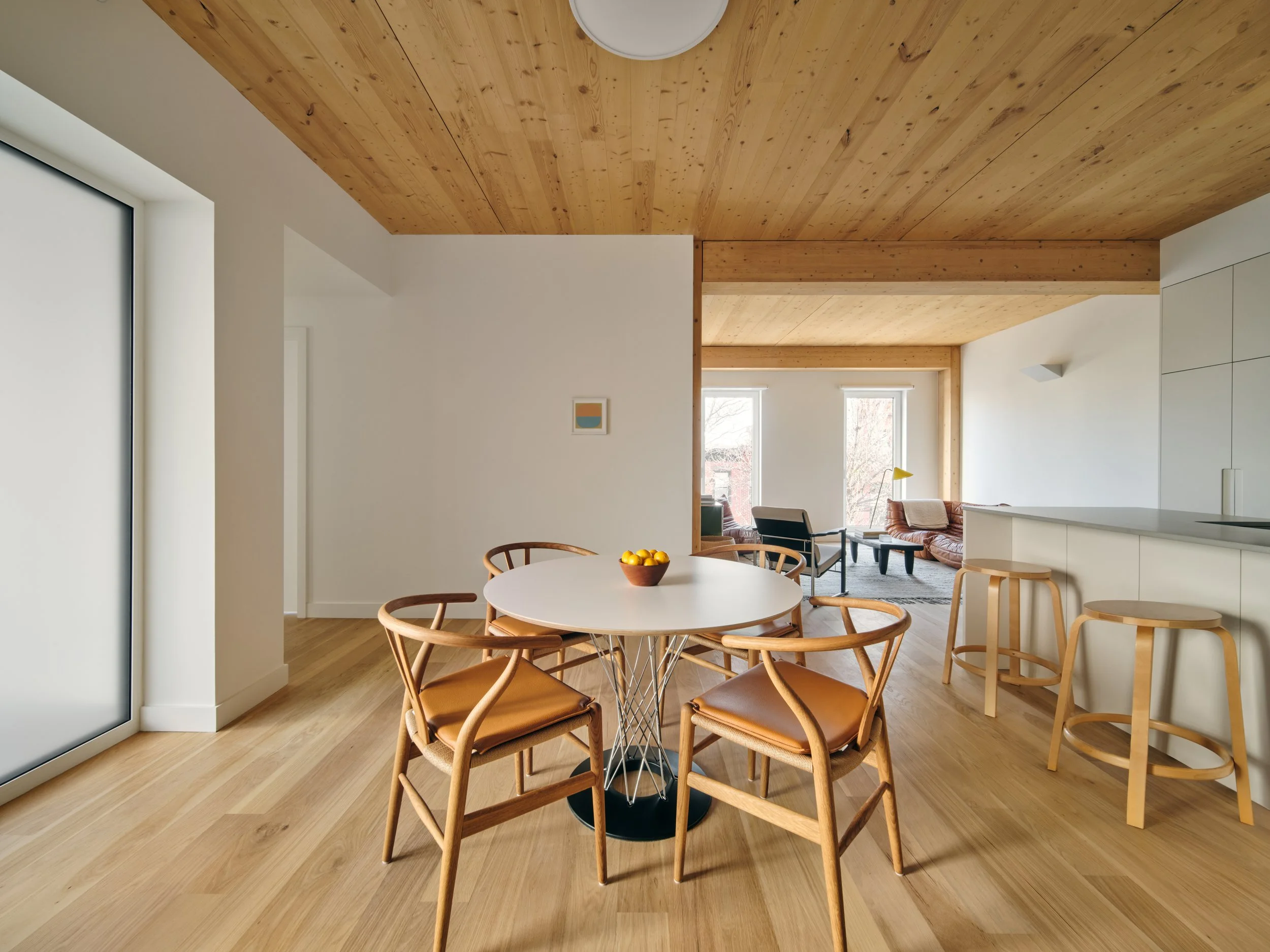 Frame 122 - Interior - Christopher Sturman.jpg