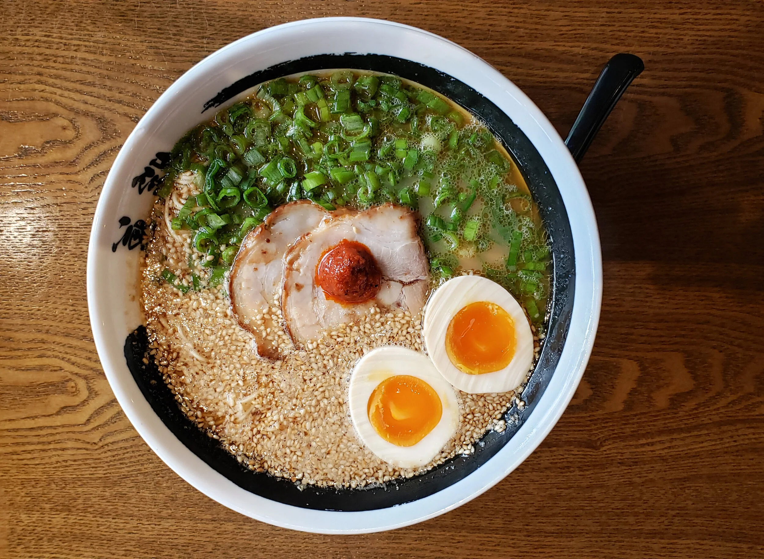 The Negi-Goma Ramen is loaded with fresh scallions &amp; toasted sesame seeds. @stews_thebeef