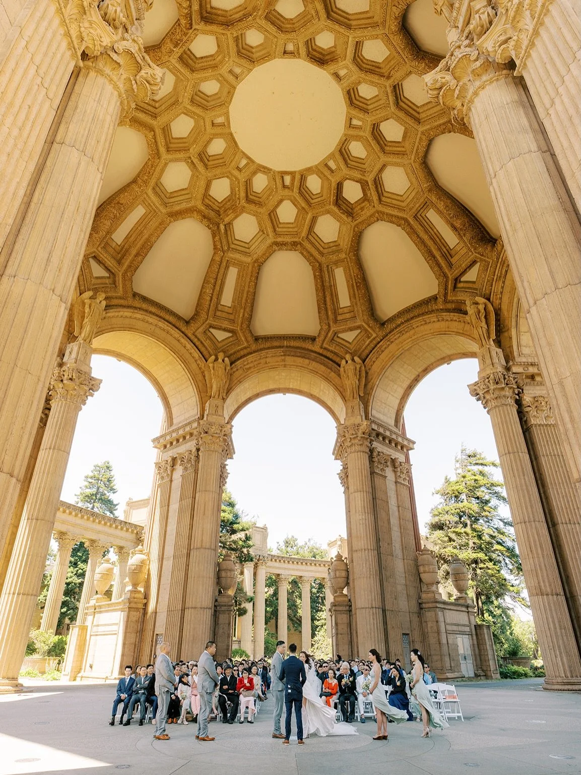 Dreaming of a Palace of Fine Arts ceremony? This was a venue on my planner bucket list that I was thrilled to work at 😍. It&rsquo;s a total steal at less than $2,000 for a 3-hour rental, but there are a few things to know:

📸 Public Park Reality: T
