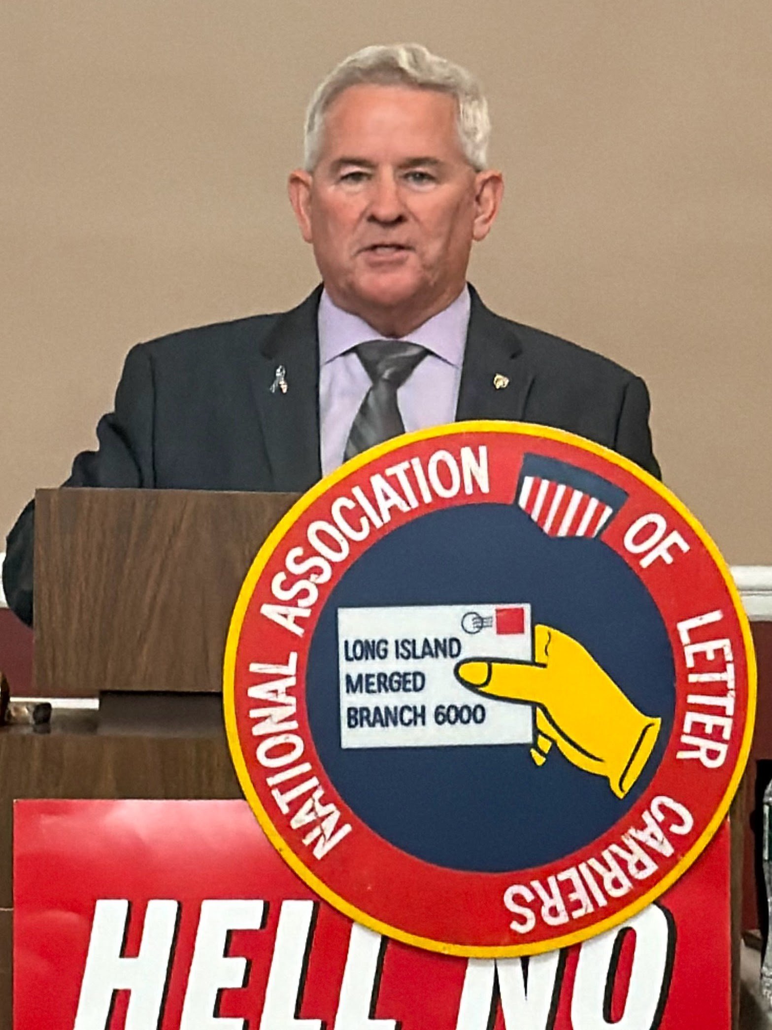 President Rich McLehose addresses the membership.