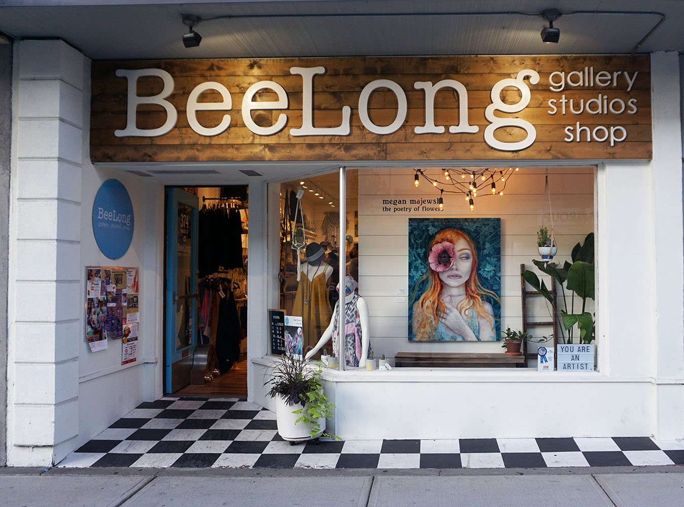 Gallery showing at BeeLong Gallery