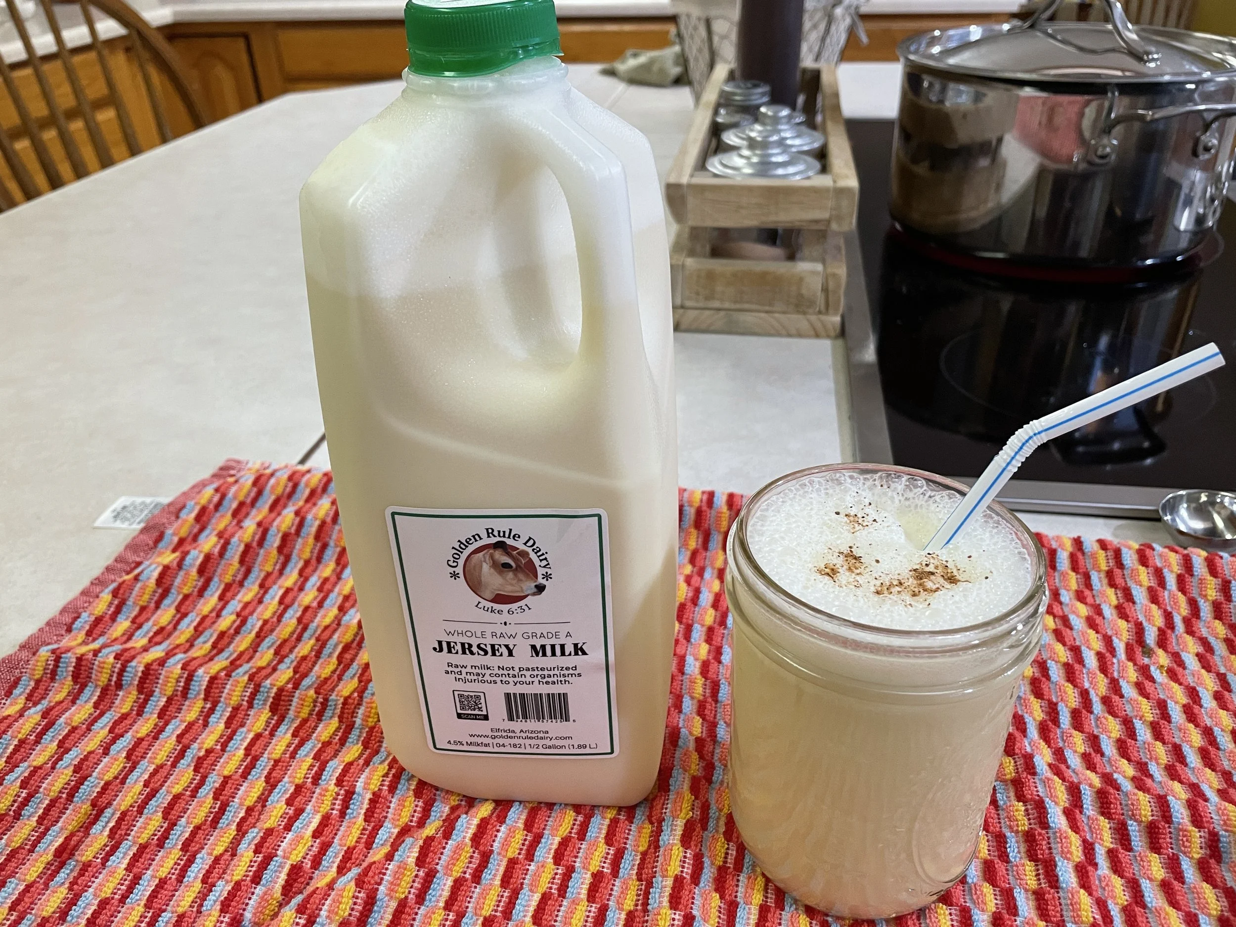 Sprinkle with nutmeg and enjoy a delicious and nutritious drink.