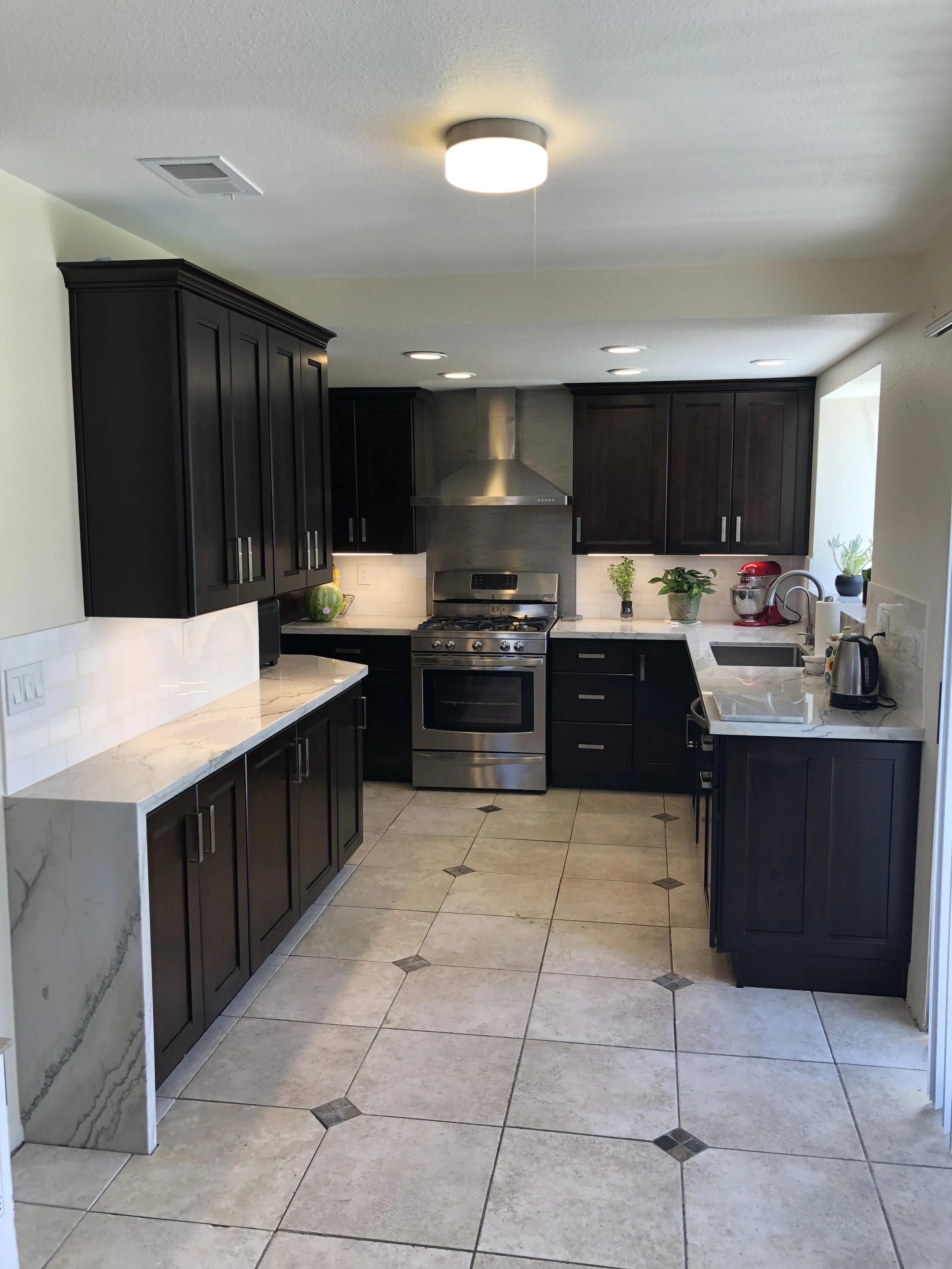 (C-RE) 181009 CHOLAKIAN_01.JPG