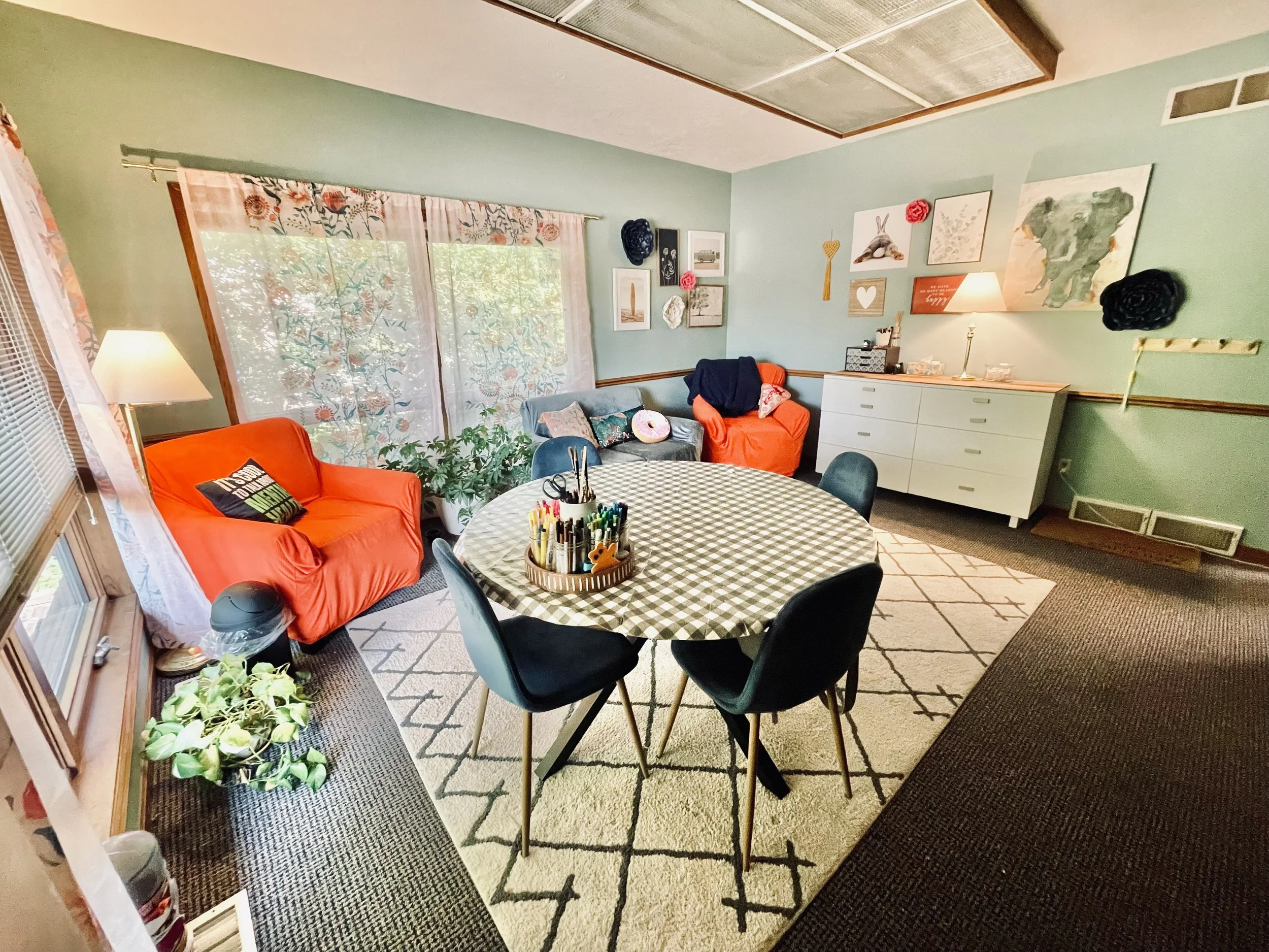 Quad Cities mental health counseling, art therapy, group therapy