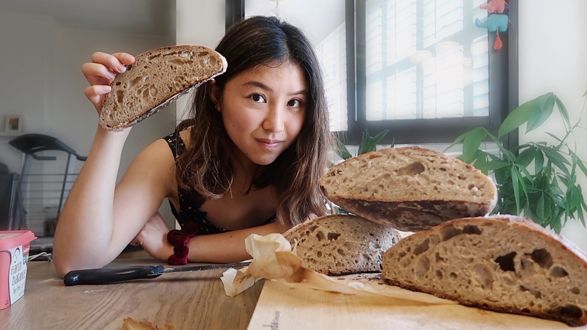 Turn on Captions] The SIMPLEST OPEN CRUMB Sourdough Bread - NO Food Scale,  Banneton or Dutch Oven 