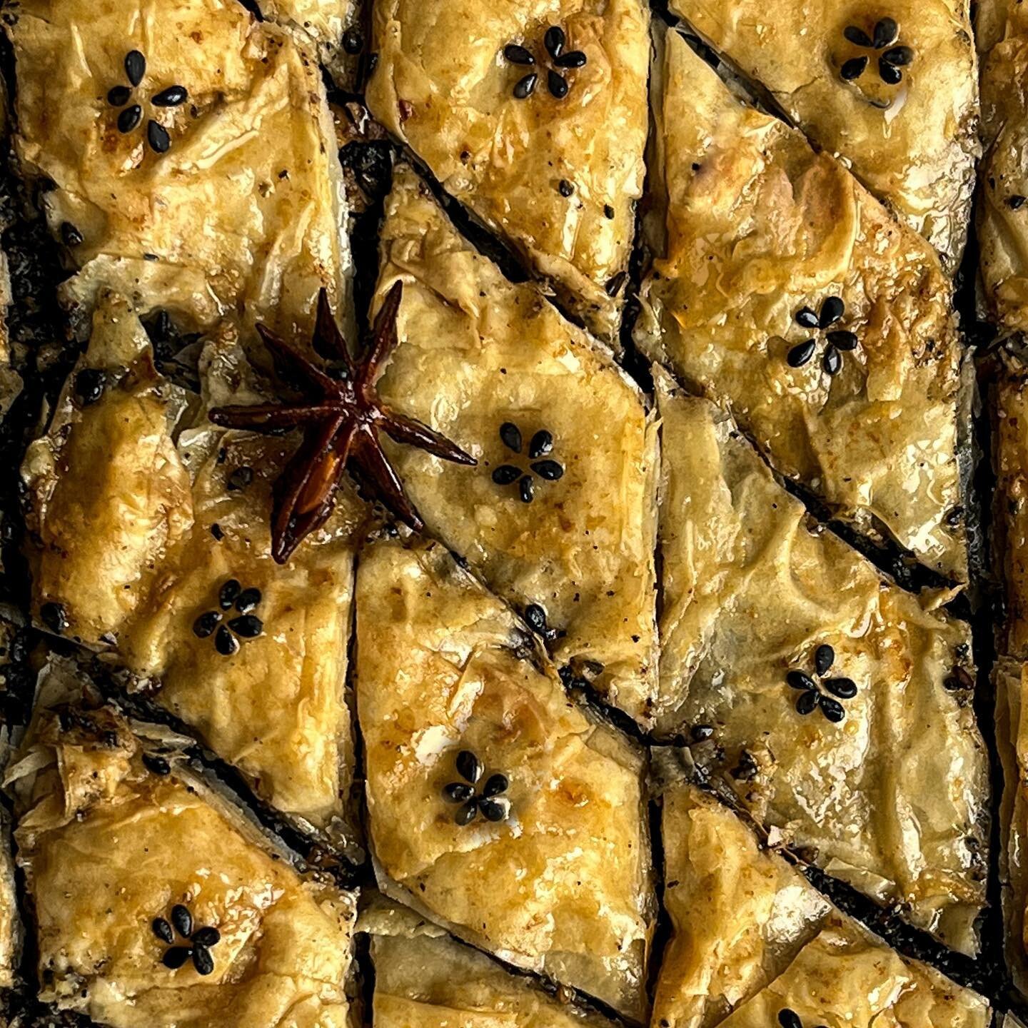do u know the feeling when you are making something and you already know&hellip;.oh the hoes are gonna loooove this (人&acute;&forall;｀)．☆．。．:*･ﾟ

black sesame baklava (with anise &amp; pomelo honey glaze) ☆．。．:*･ﾟ