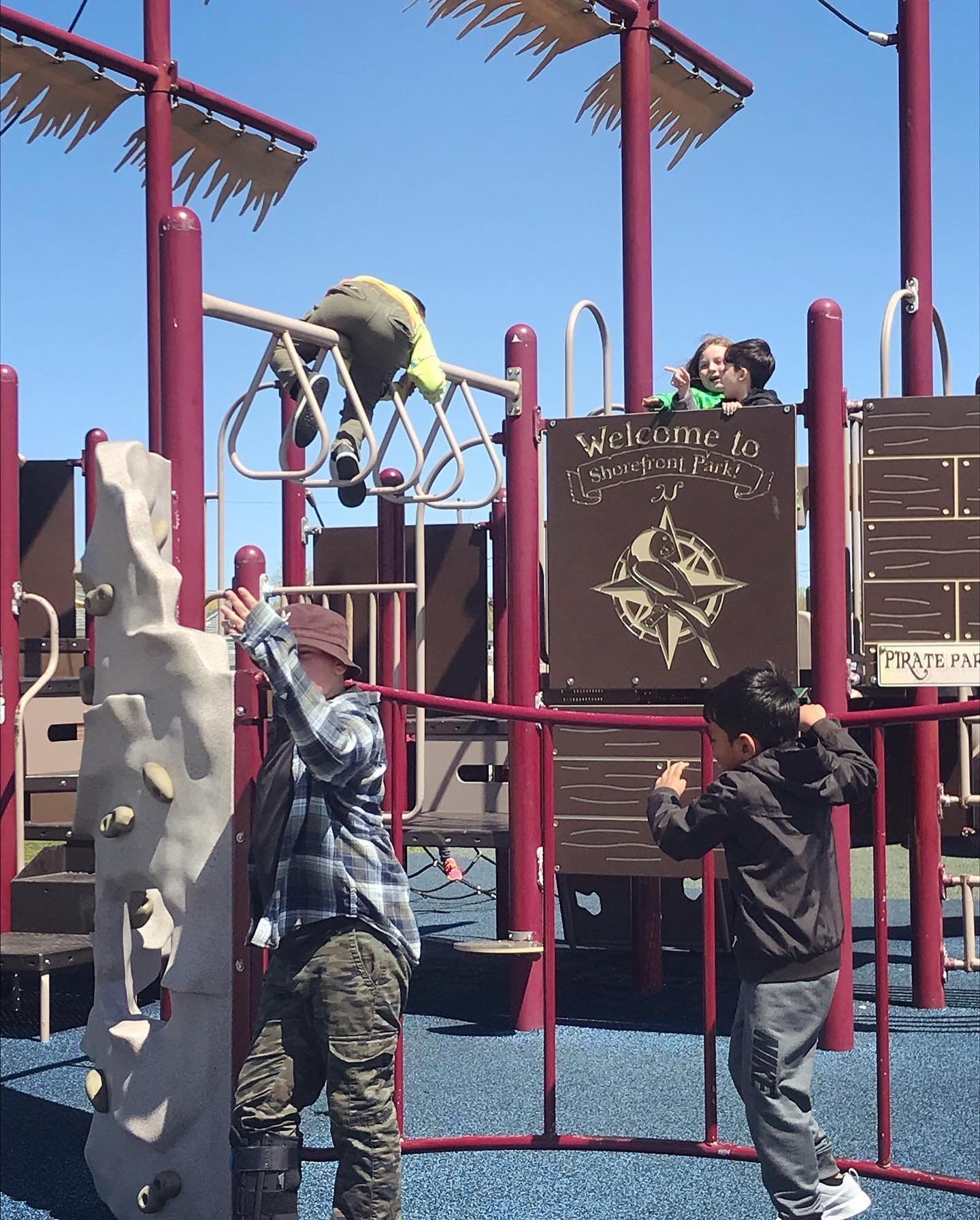 Fun with friends at the playground on this sunny spring day ✨ #feelthesunshine #friends #playallday #theboys #spring #playgroundfun #springbreak