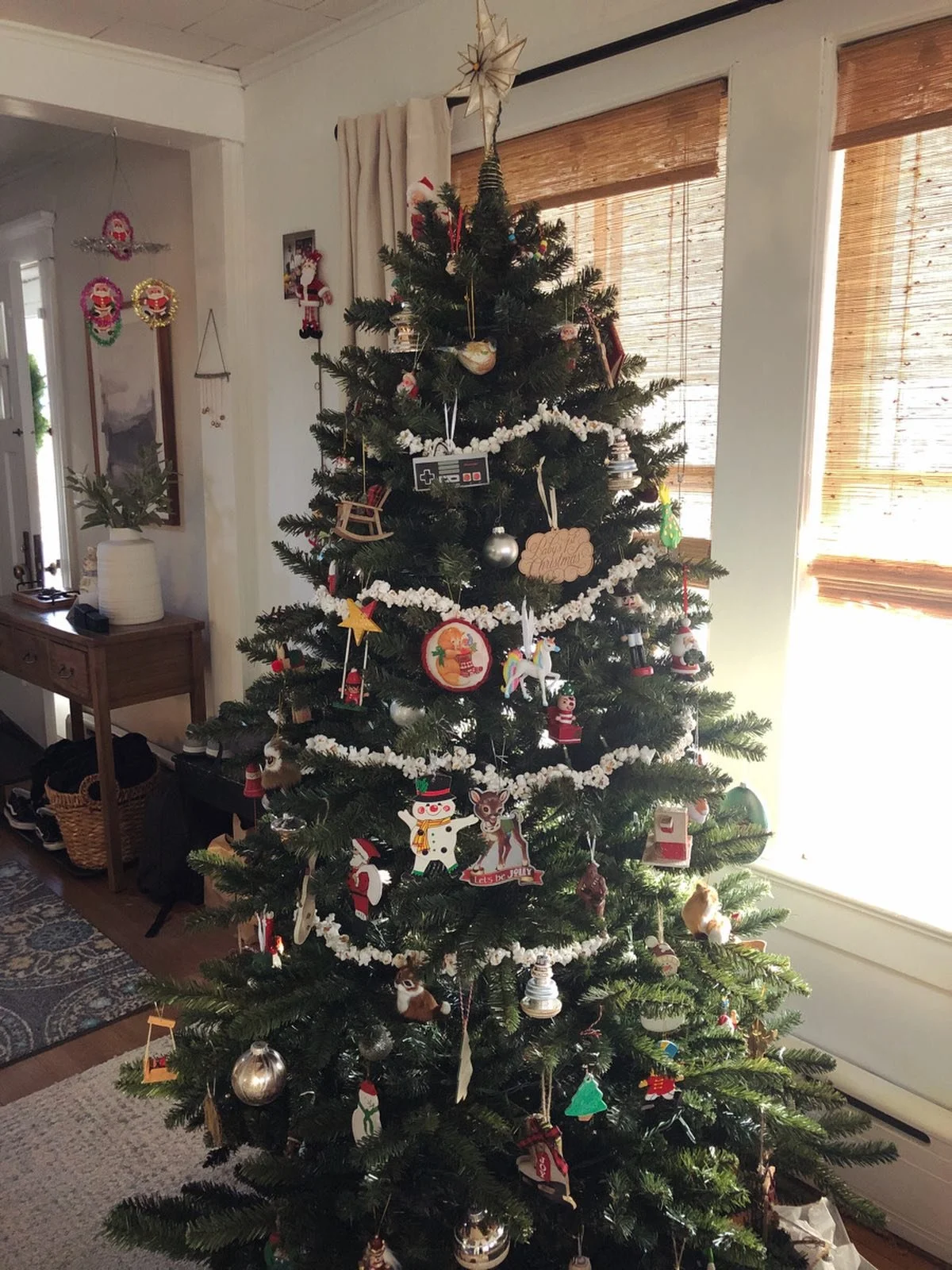 Oh, Christmas tree&hellip; how I love thee 🎄❤️ #christmas #tistheseason