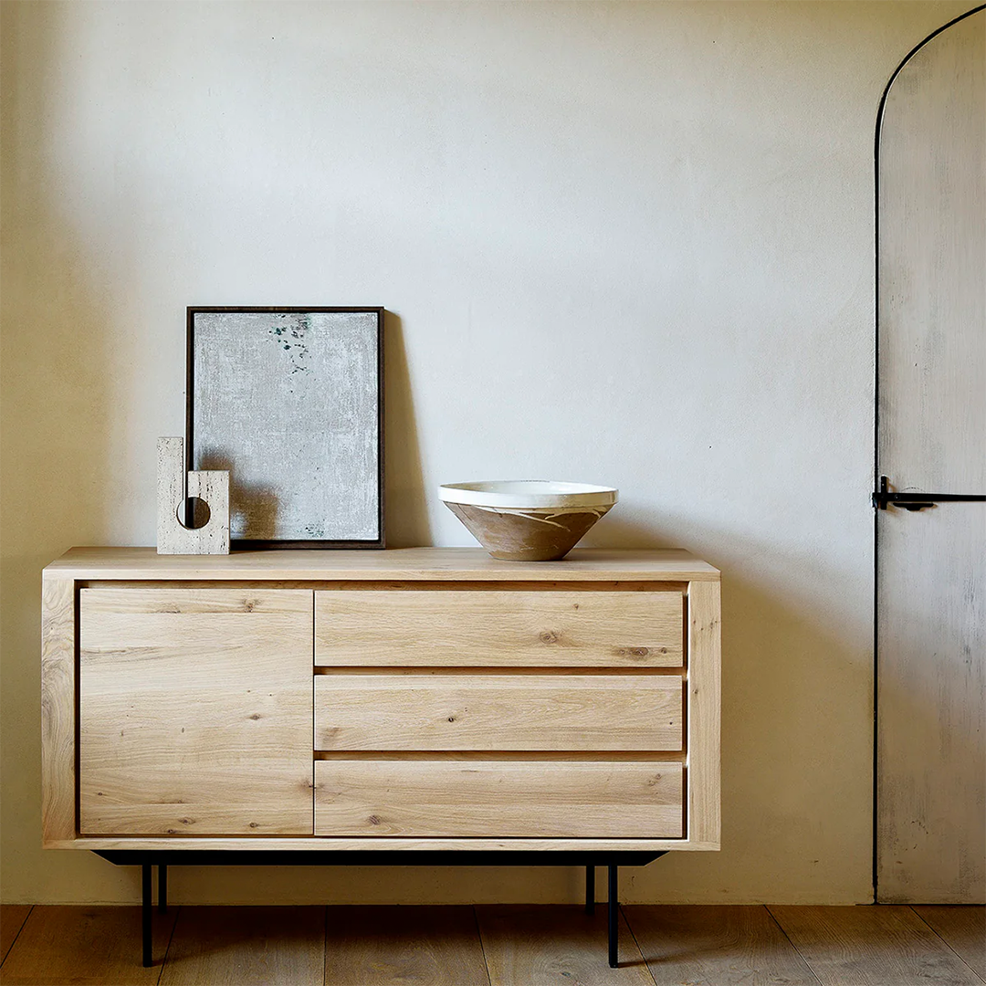 Oak Shadow Sideboard 10.png