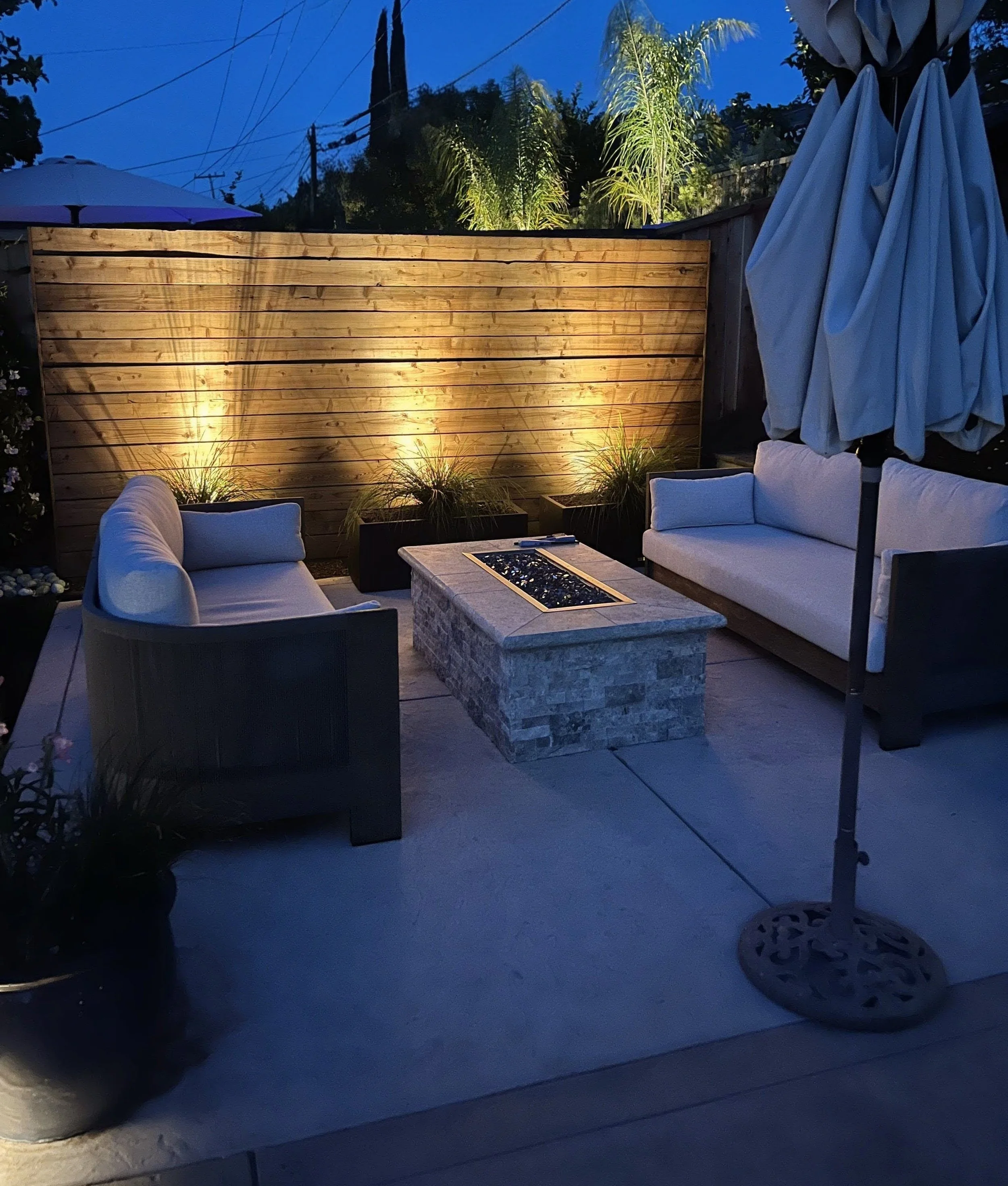 Outdoor firepit landscape design
