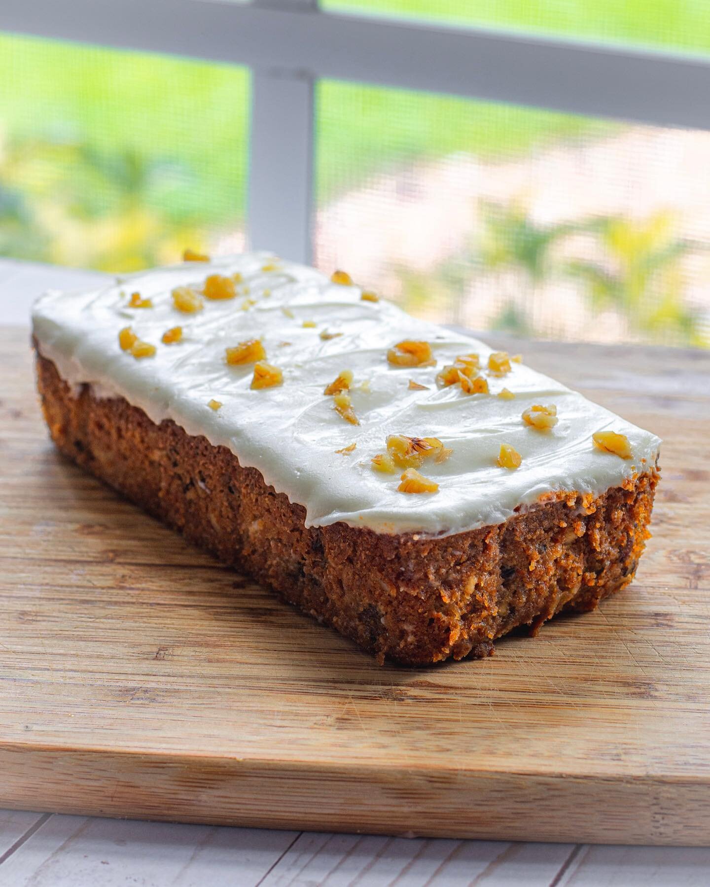 Call us biased but we think our carrot cake might just be one of the best ones around 🤭

But then again, we do love us some carrot cake!

Walnuts, raisins, pineapple, coconut and a buttermilk cream cheese frosting 🥕 all the components for one heck 