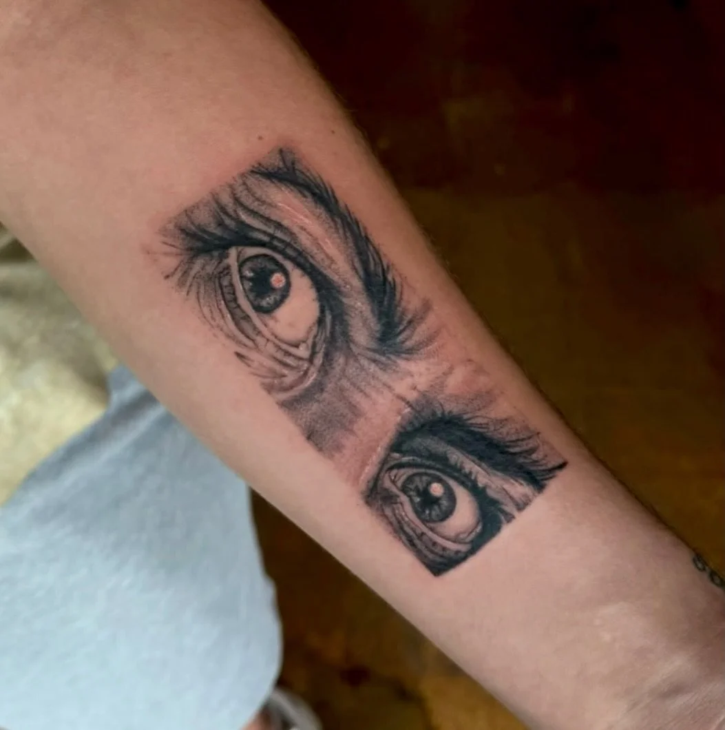 Lovely pair of Salvador Dali eyes done by @anainkd here at @darktidetattoo if you&rsquo;d like to get tattooed by Ana, you can go to her website: www.anainkd.art or text her work number: 561-287-3447
&bull;
Our shop opens at 𝟭𝟭𝗮𝗺 𝗧𝗨𝗘𝗦𝗗𝗔𝗬-?