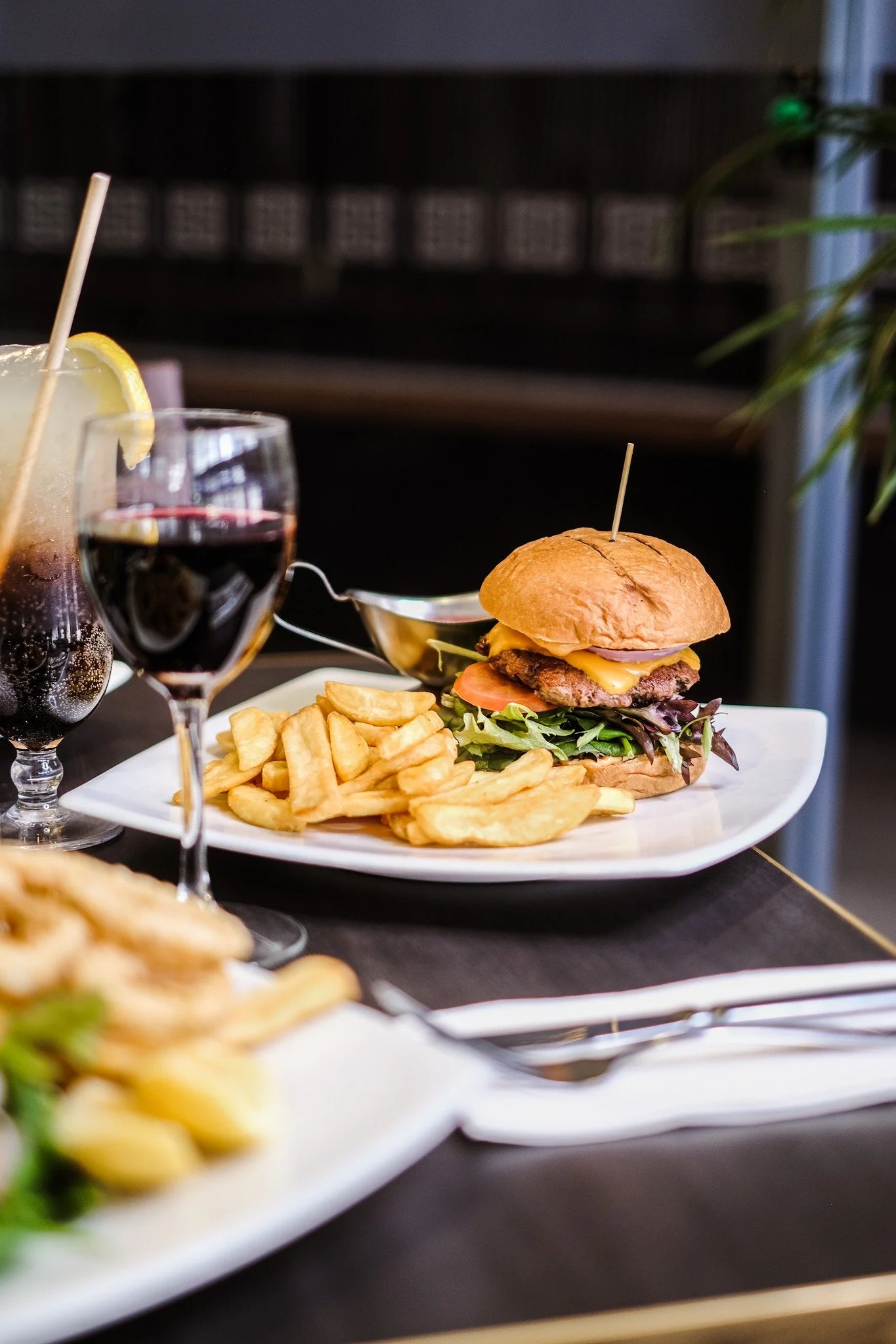 It's Boss Burger day at Hellenic in the City! 🍔

Every Thursday &amp; Friday lunch, choose from a range of burgers, with a side of chips &amp; onion rings for just $14.90! 😍

👉 View the range: https://www.hellenicclub.com.au/promotions/1490-boss-b
