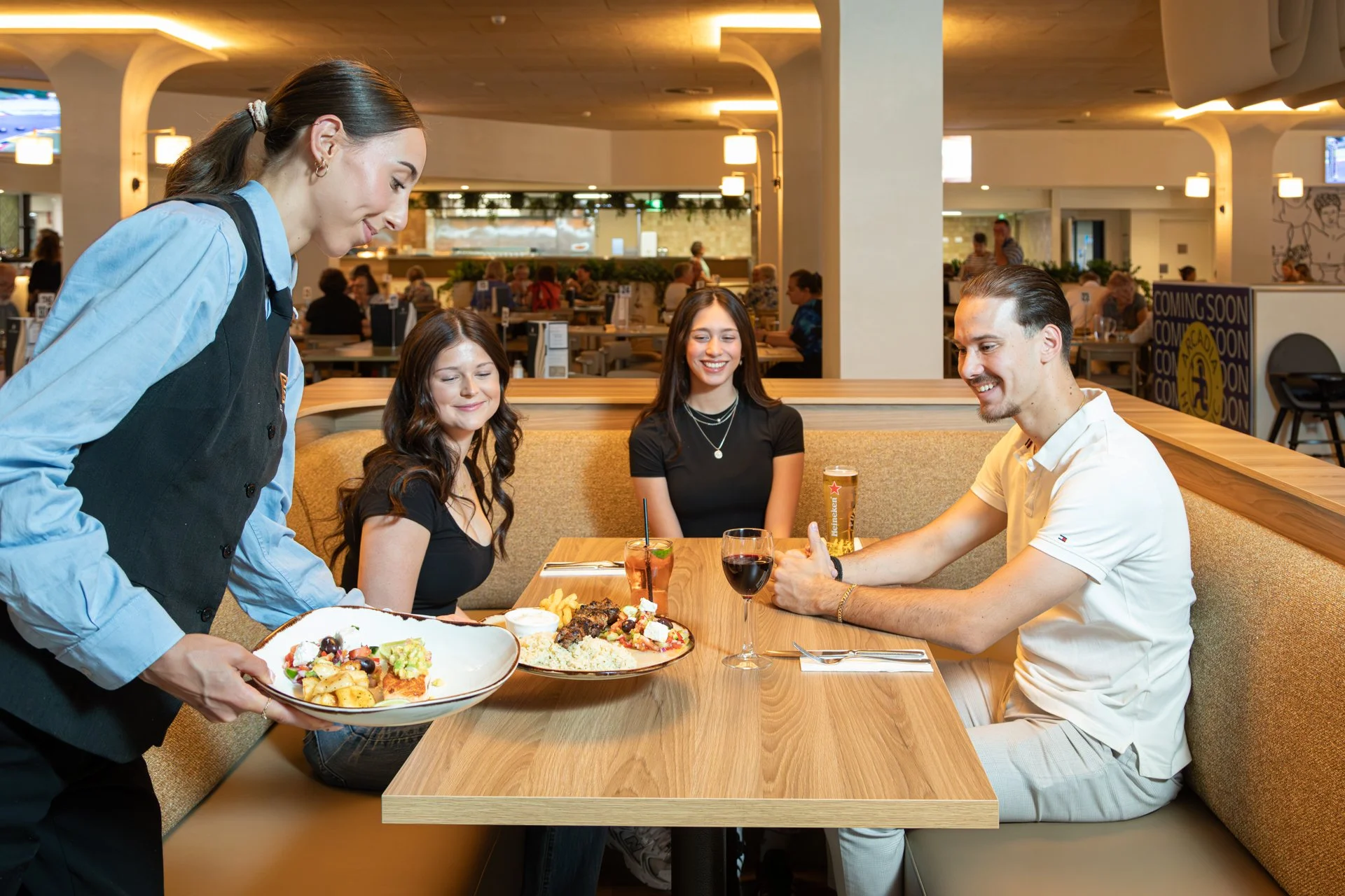 Have you dined in our newly renovated Bistro?! 😄
Try our refreshed space with each detail considered with your comfort and experience in mind.

Plus, members now receive discounts on meals as well as drinks! 🎉

👉 Learn more through our website. Li