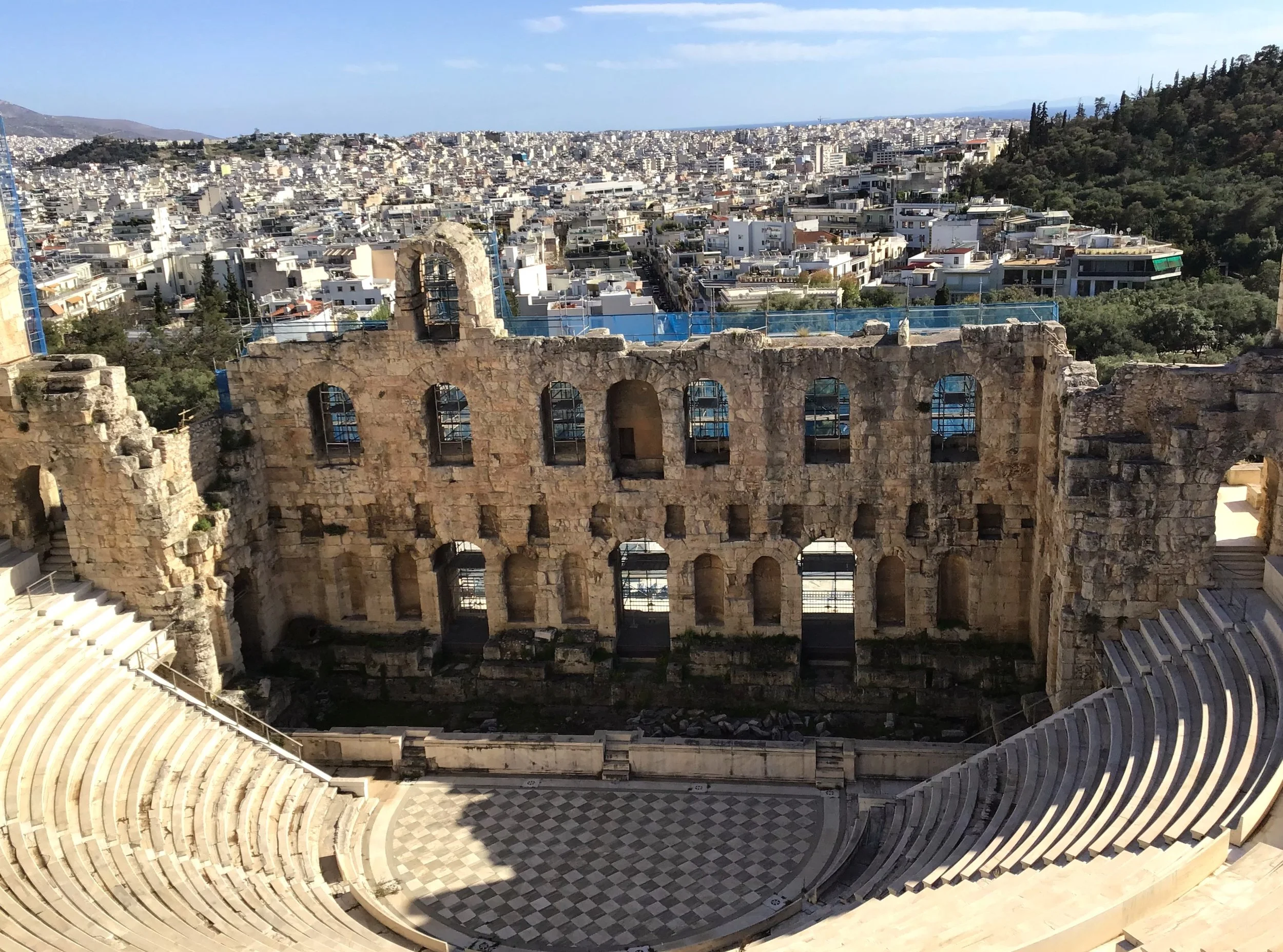 into the cauldron (Η Ακρόπολη)