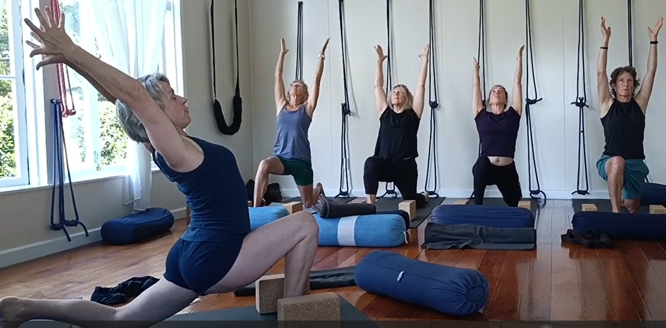 group back lunge.png